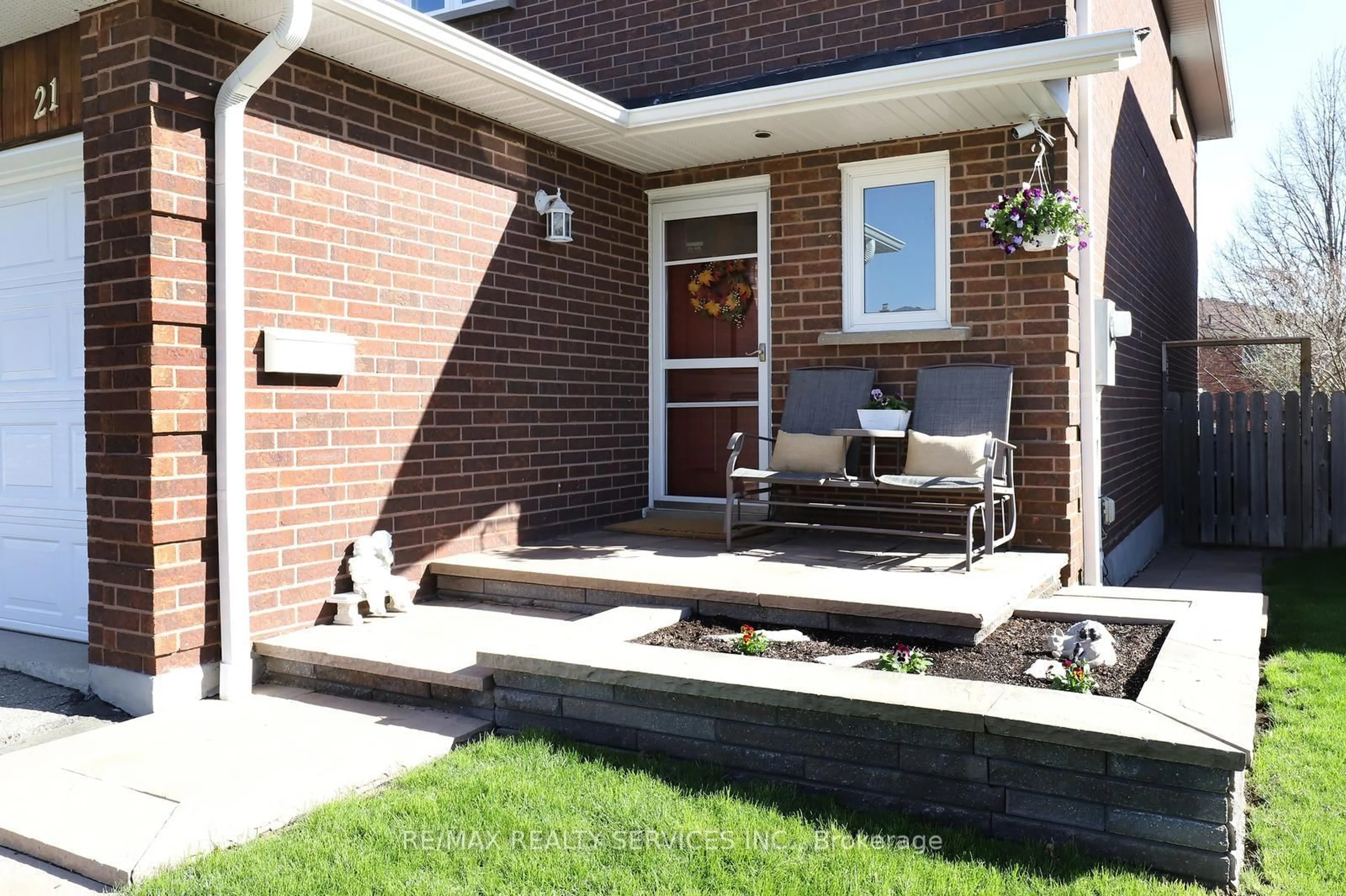 Unknown for 21 Shenstone Ave, Brampton Ontario L6Z 2Y9