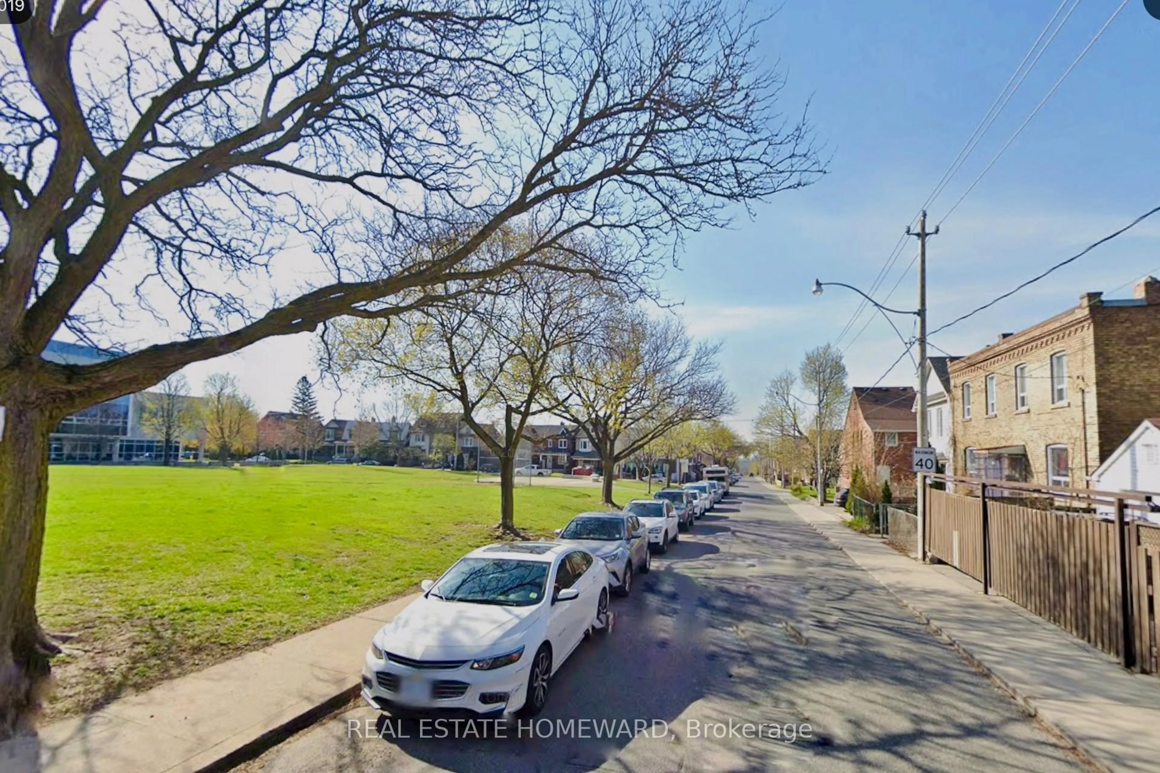 A pic from outside/outdoor area/front of a property/back of a property/a pic from drone, street for 98 Via Italia, Toronto Ontario M6H 3R8