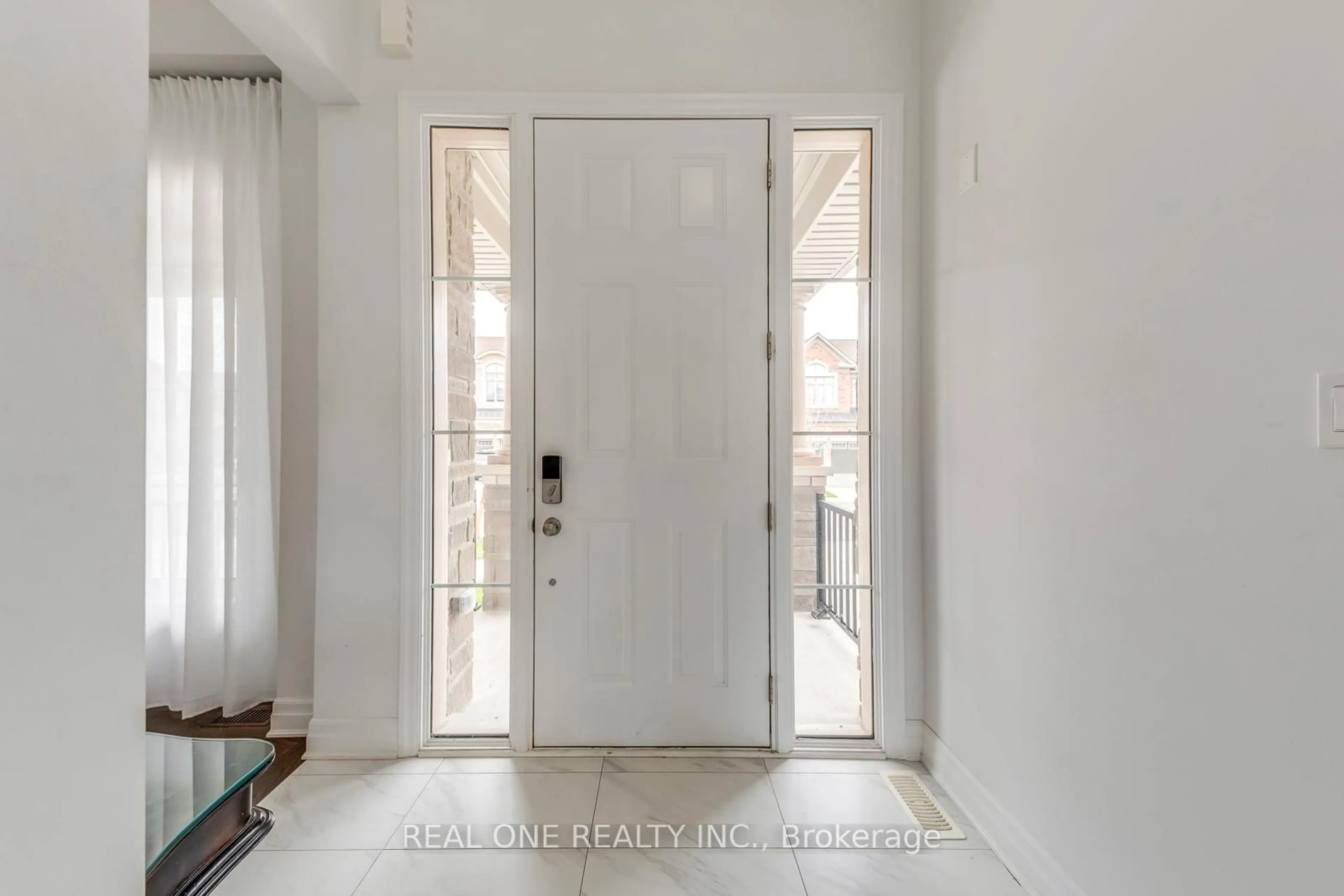 Indoor entryway for 1079 John Laird Circ, Oakville Ontario L6H 3R5