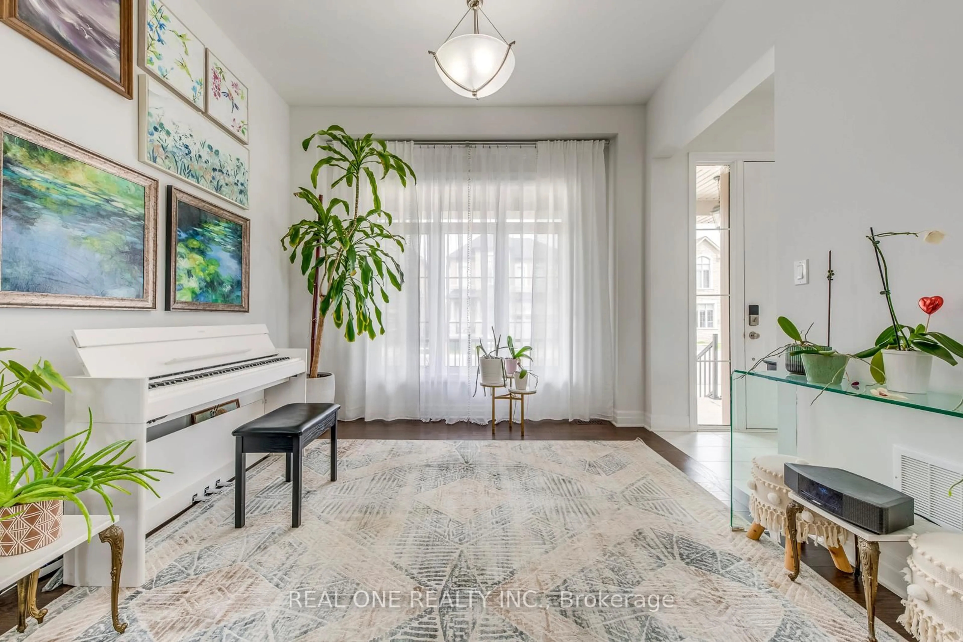 Indoor entryway for 1079 John Laird Circ, Oakville Ontario L6H 3R5