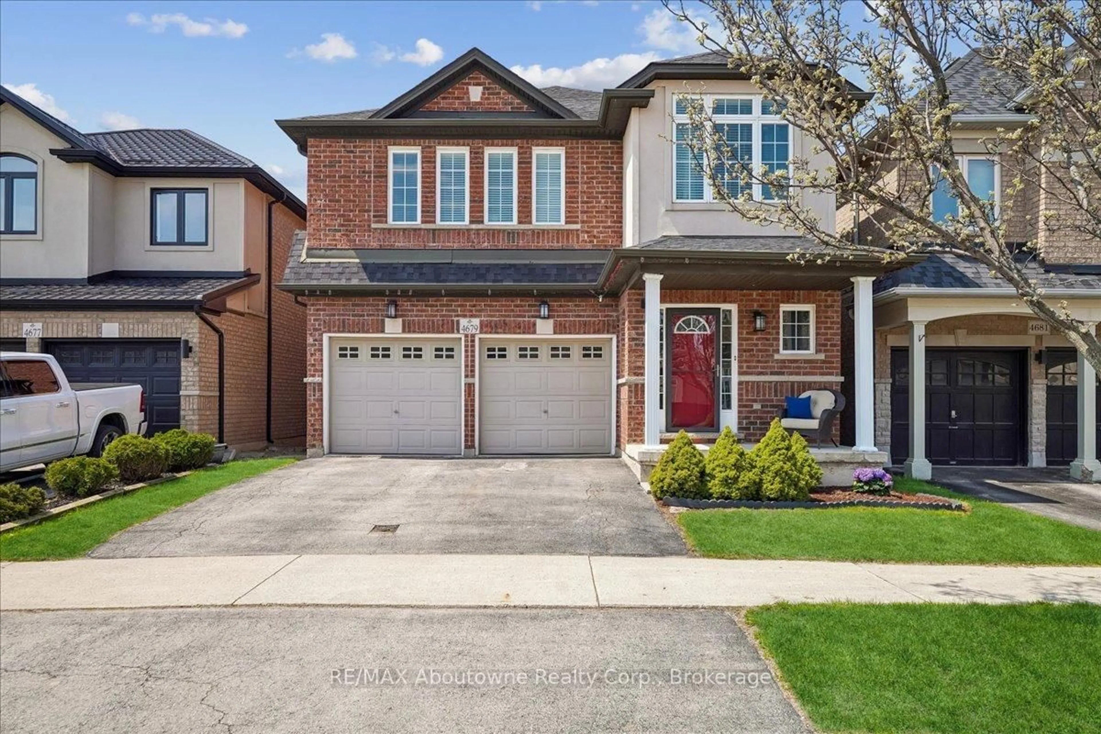 Home with brick exterior material, street for 4679 Webb St, Burlington Ontario L7M 0E3