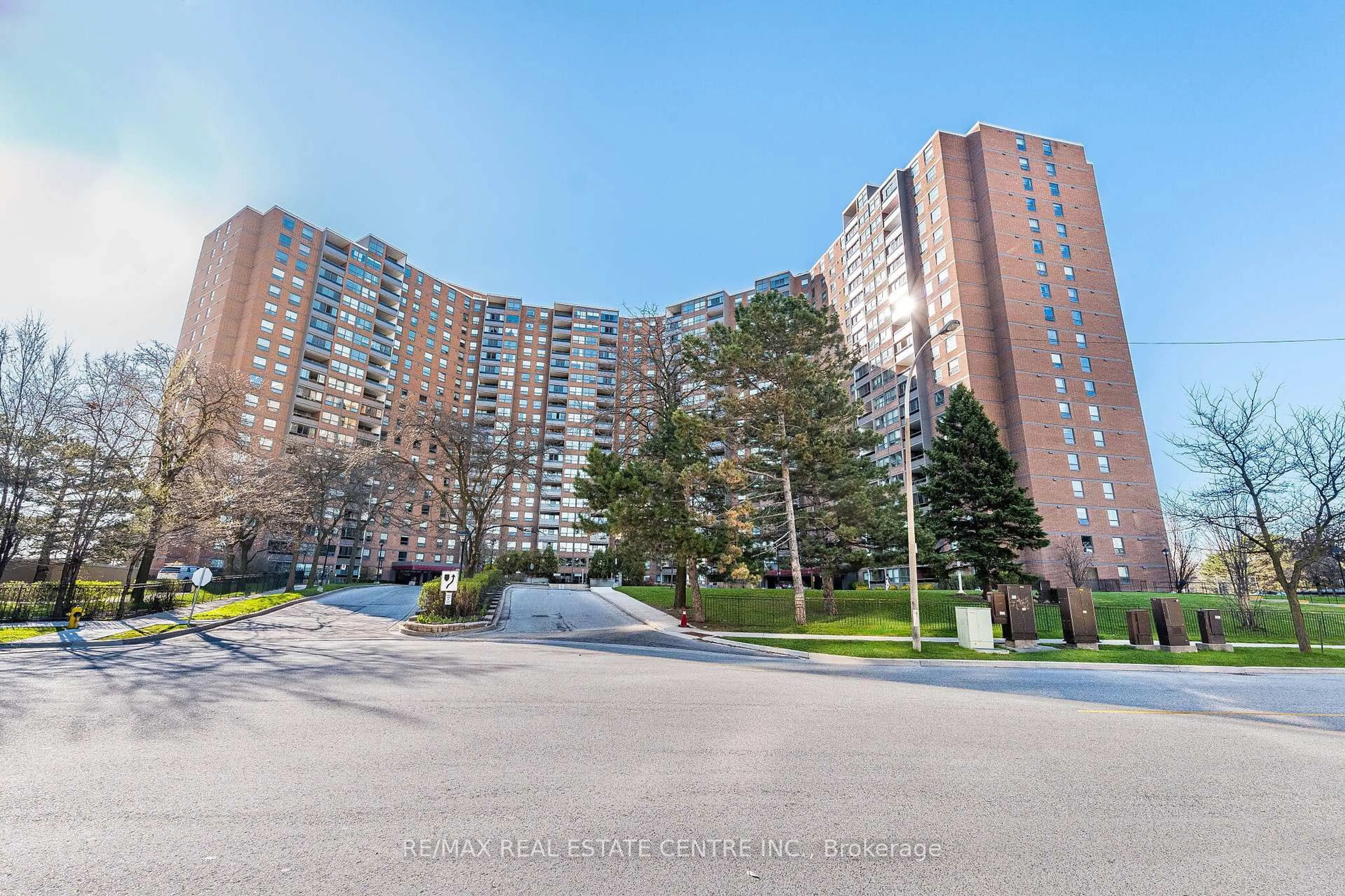 Unknown for 627 The West Mall Rd #1802, Toronto Ontario M9C 4X5