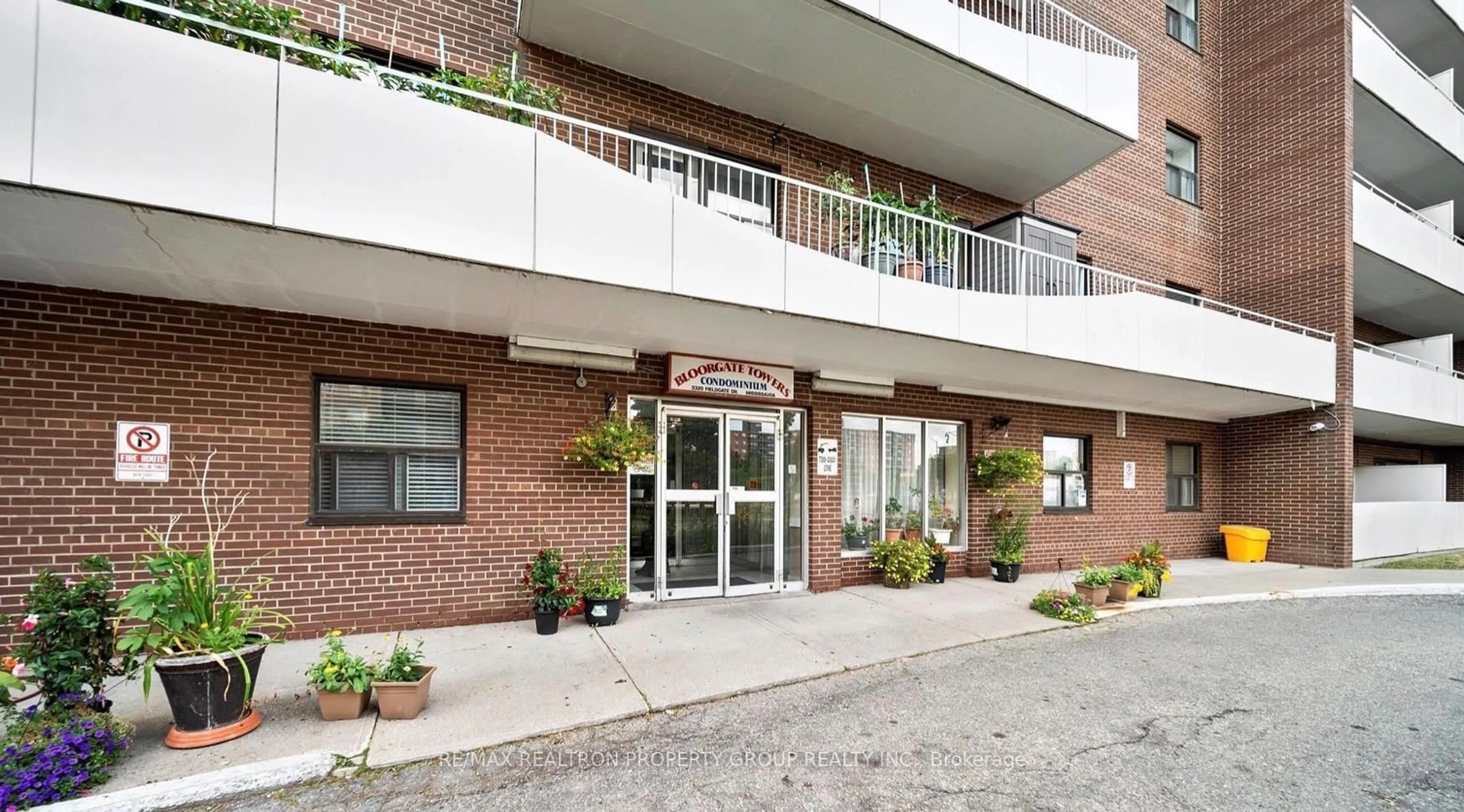 Patio, unknown for 3320 Fieldgate Dr #704, Mississauga Ontario L4X 2J2