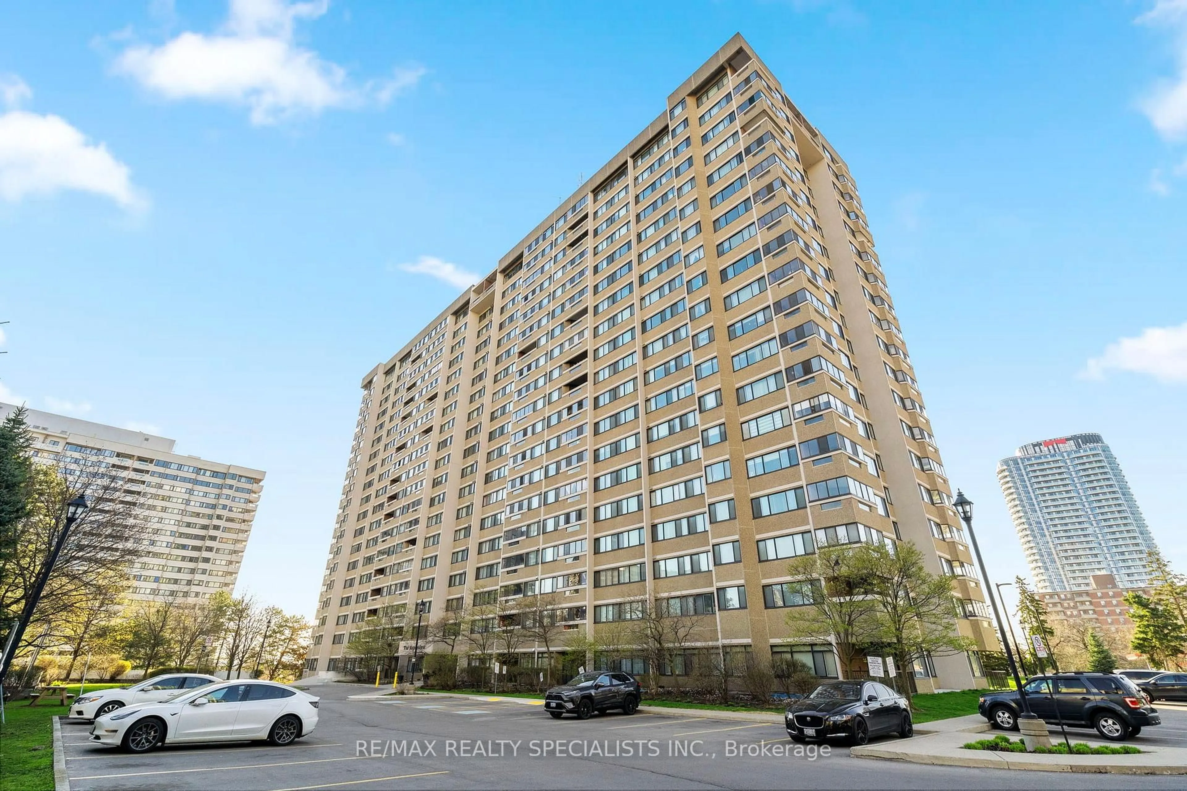 Unknown for 50 Elm Dr #309, Mississauga Ontario L5A 3X2