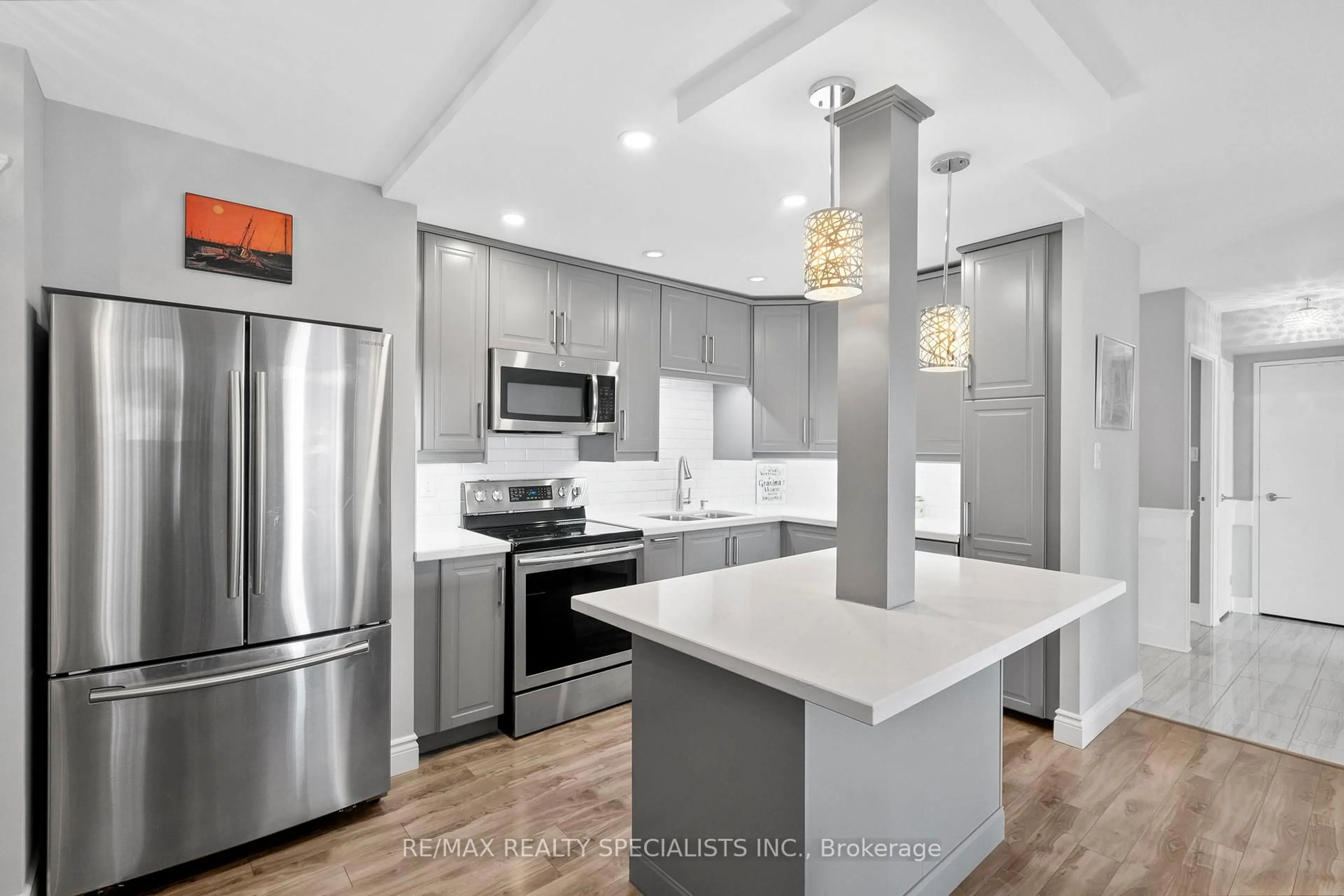 Open concept kitchen, unknown for 50 Elm Dr #309, Mississauga Ontario L5A 3X2