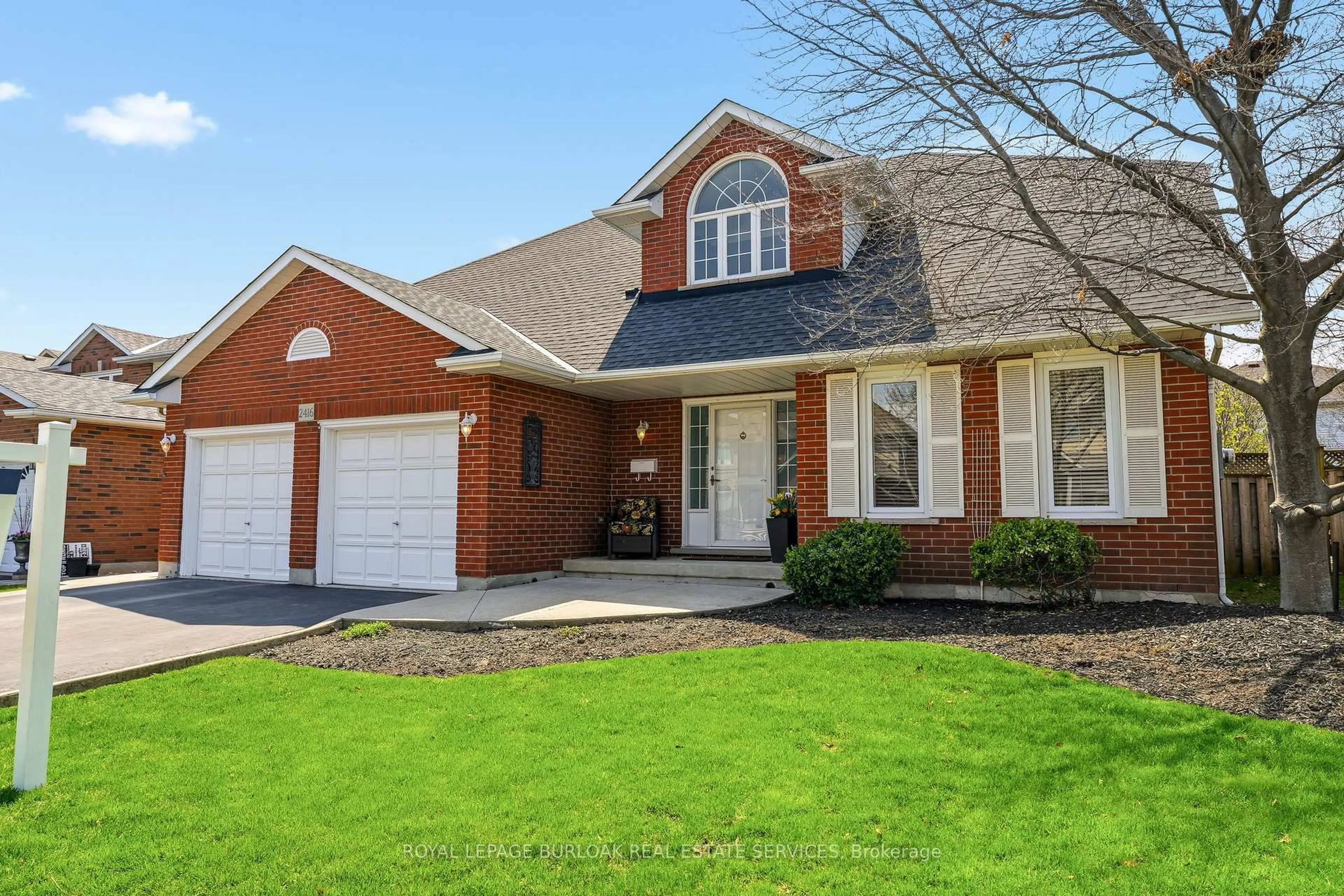 Home with brick exterior material, street for 2416 Baxter Cres, Burlington Ontario L7M 4A1