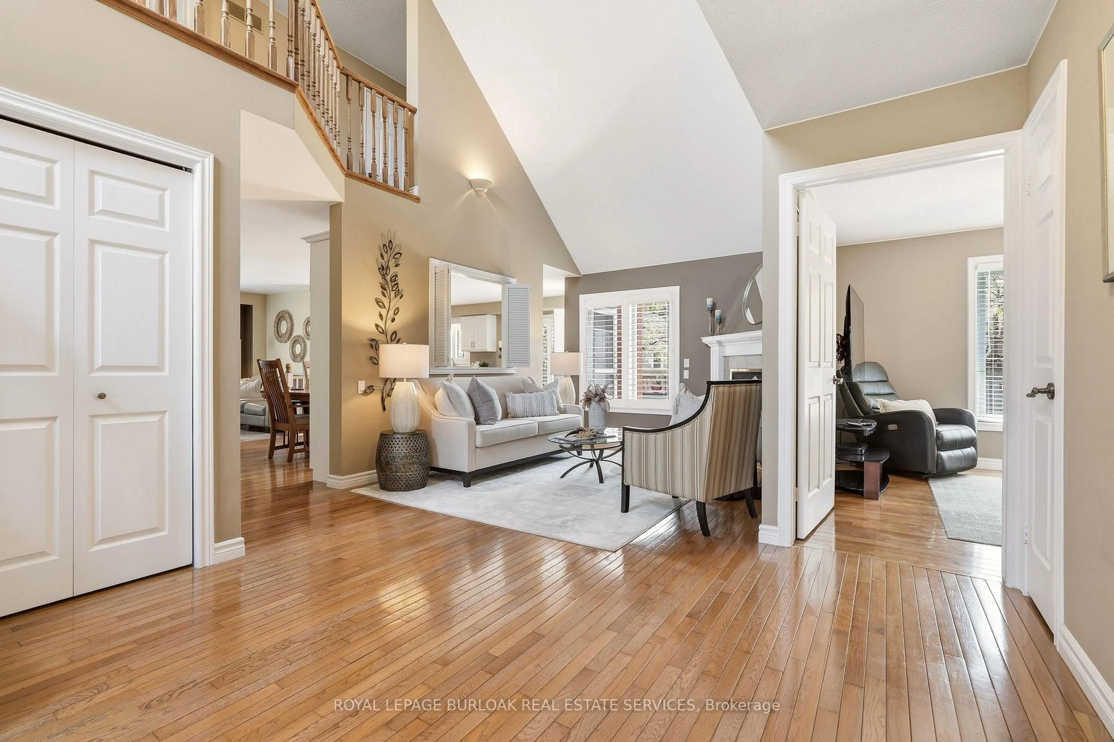 Unknown for 2416 Baxter Cres, Burlington Ontario L7M 4A1