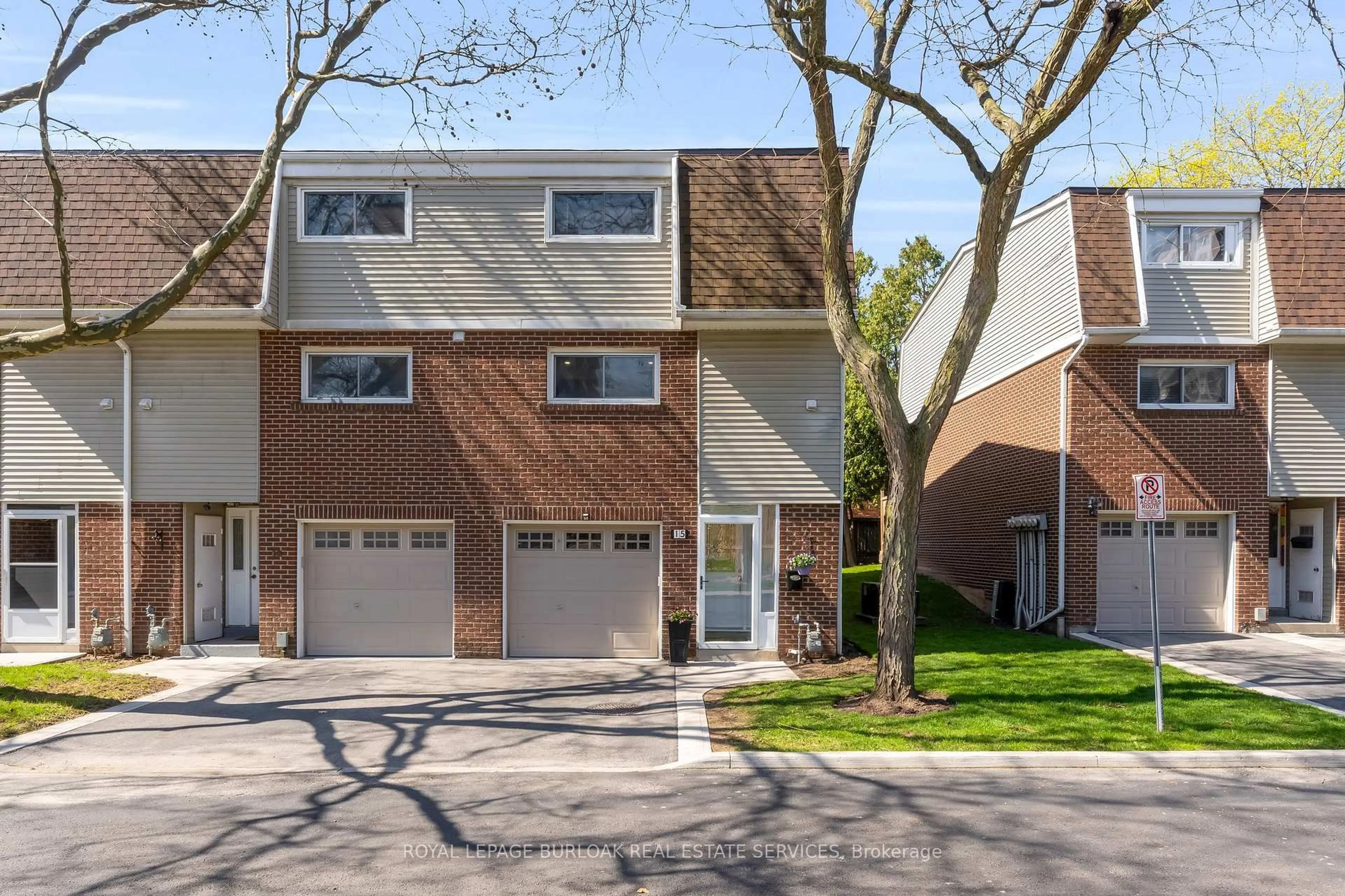 Unknown for 960 Warwick Crt #15, Burlington Ontario L7T 4C5