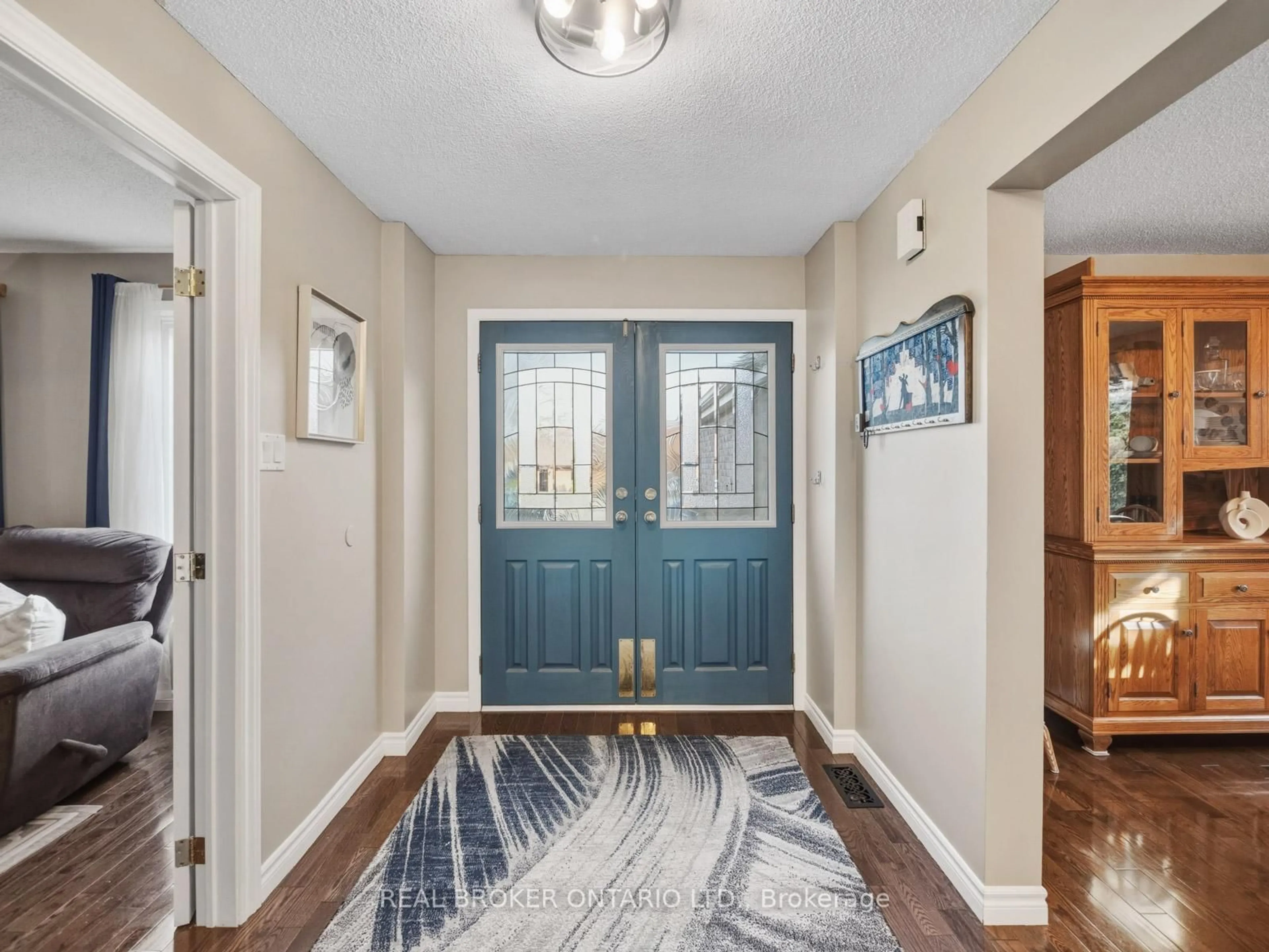 Indoor entryway for 24 Mansion St, Brampton Ontario L6S 3E2
