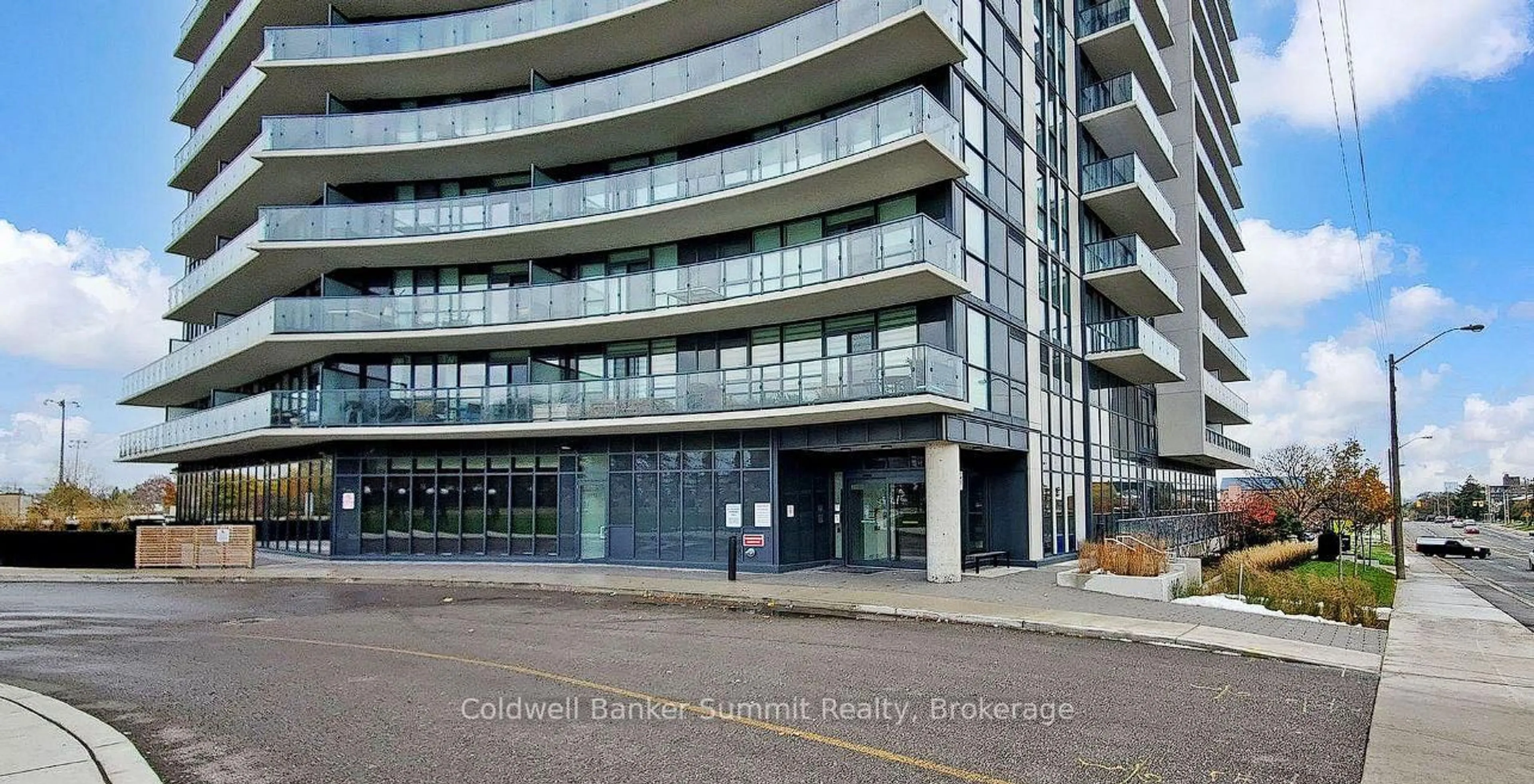 Indoor foyer for 1461 Lawrence Avenue West Ave #504, Toronto Ontario M6L 0A6