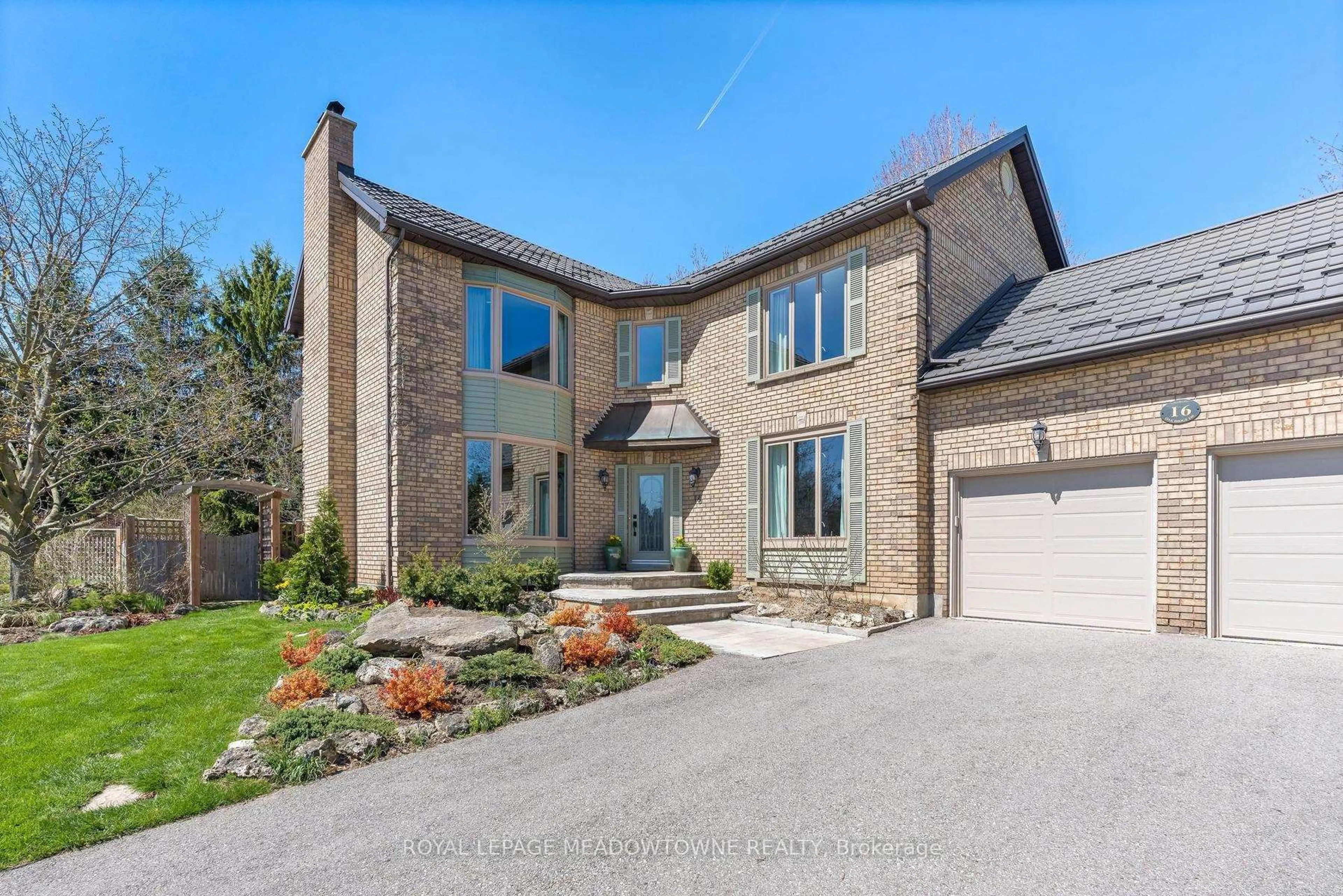 Home with brick exterior material, street for 16 Oak Ridge Dr, Halton Hills Ontario L7G 5G6