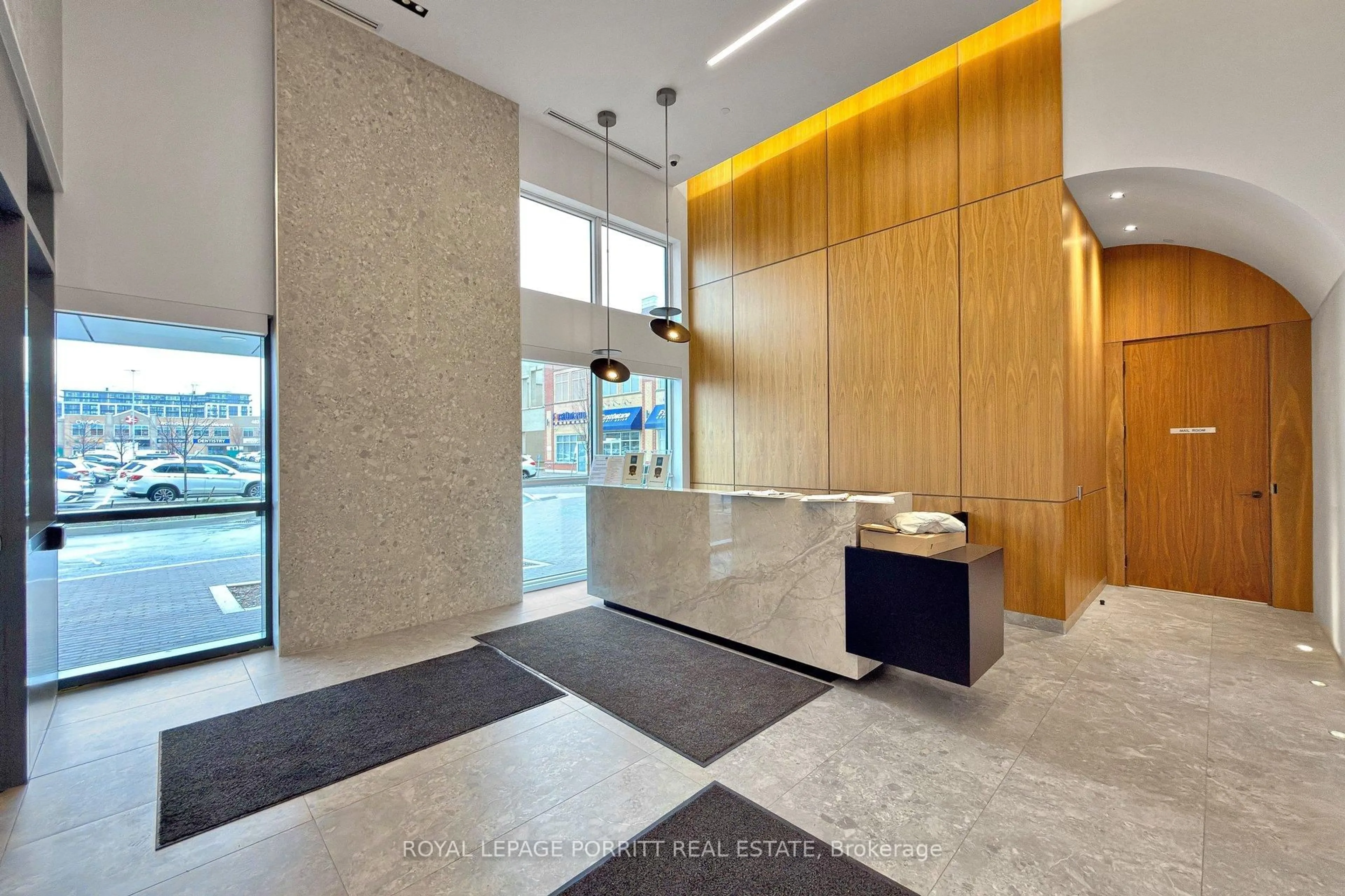 Indoor foyer for 509 Dundas St #604, Oakville Ontario L6M 5P4