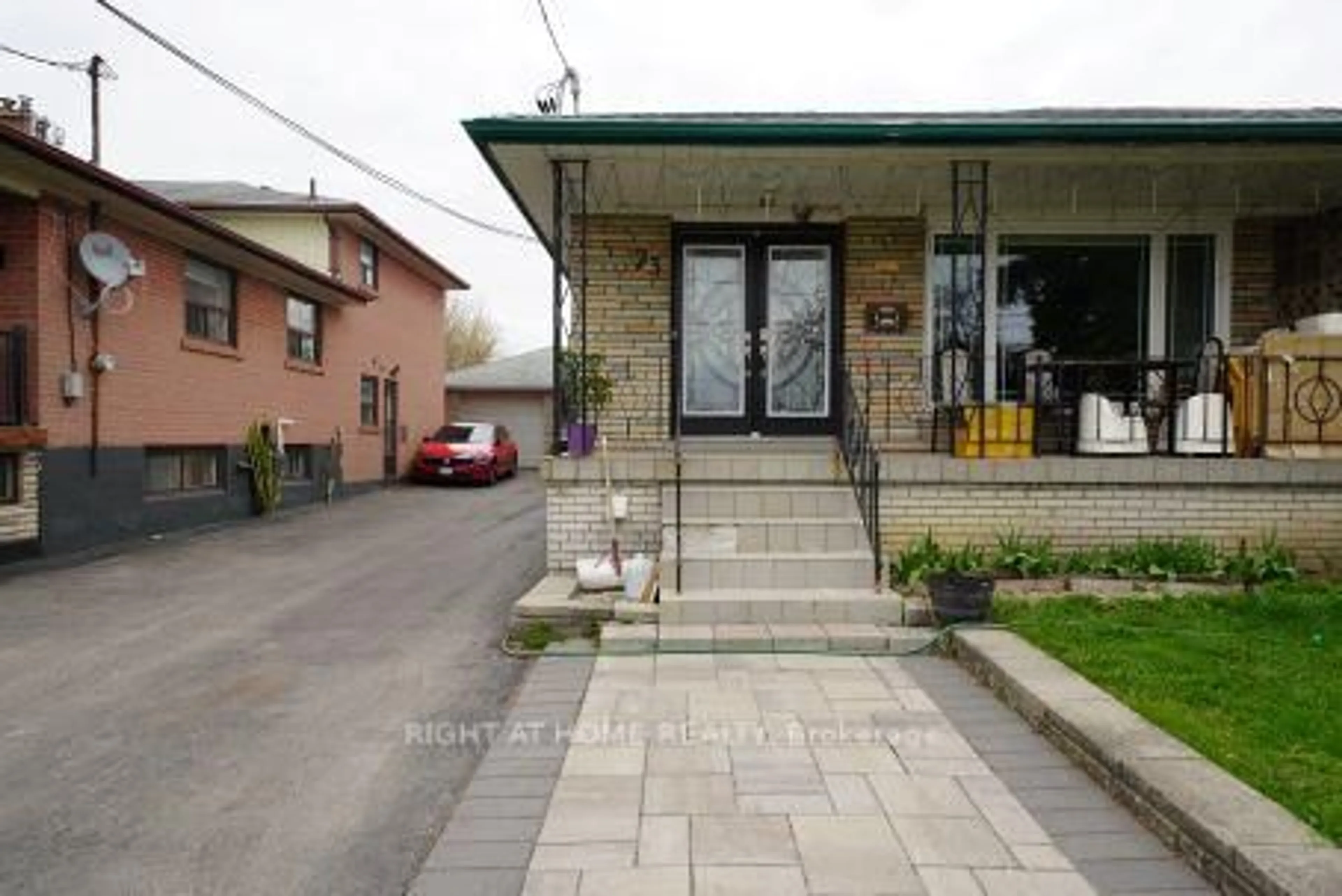 Patio, street for 73 Buckland Rd, Toronto Ontario M3L 1W3