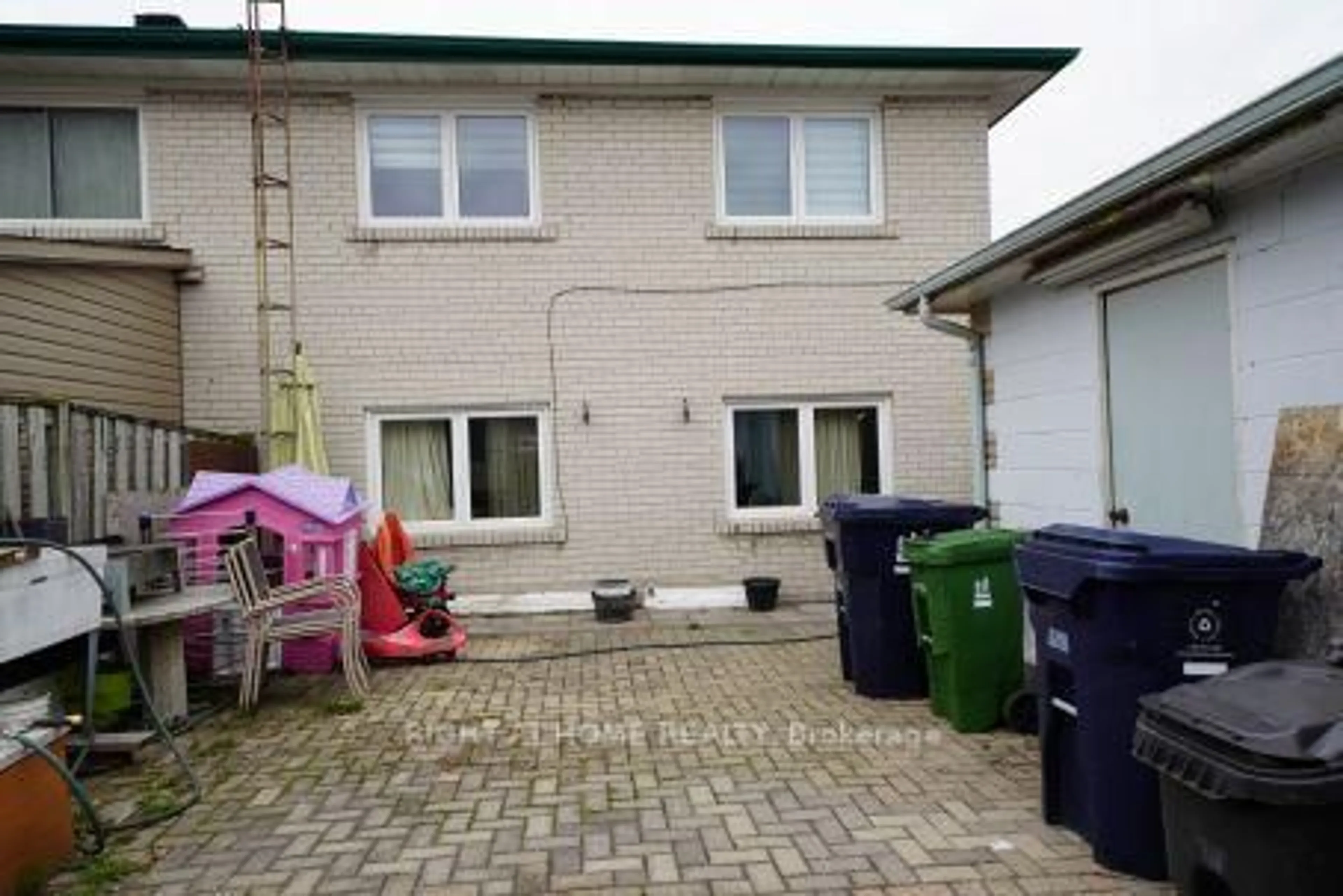 A pic from outside/outdoor area/front of a property/back of a property/a pic from drone, building for 73 Buckland Rd, Toronto Ontario M3L 1W3