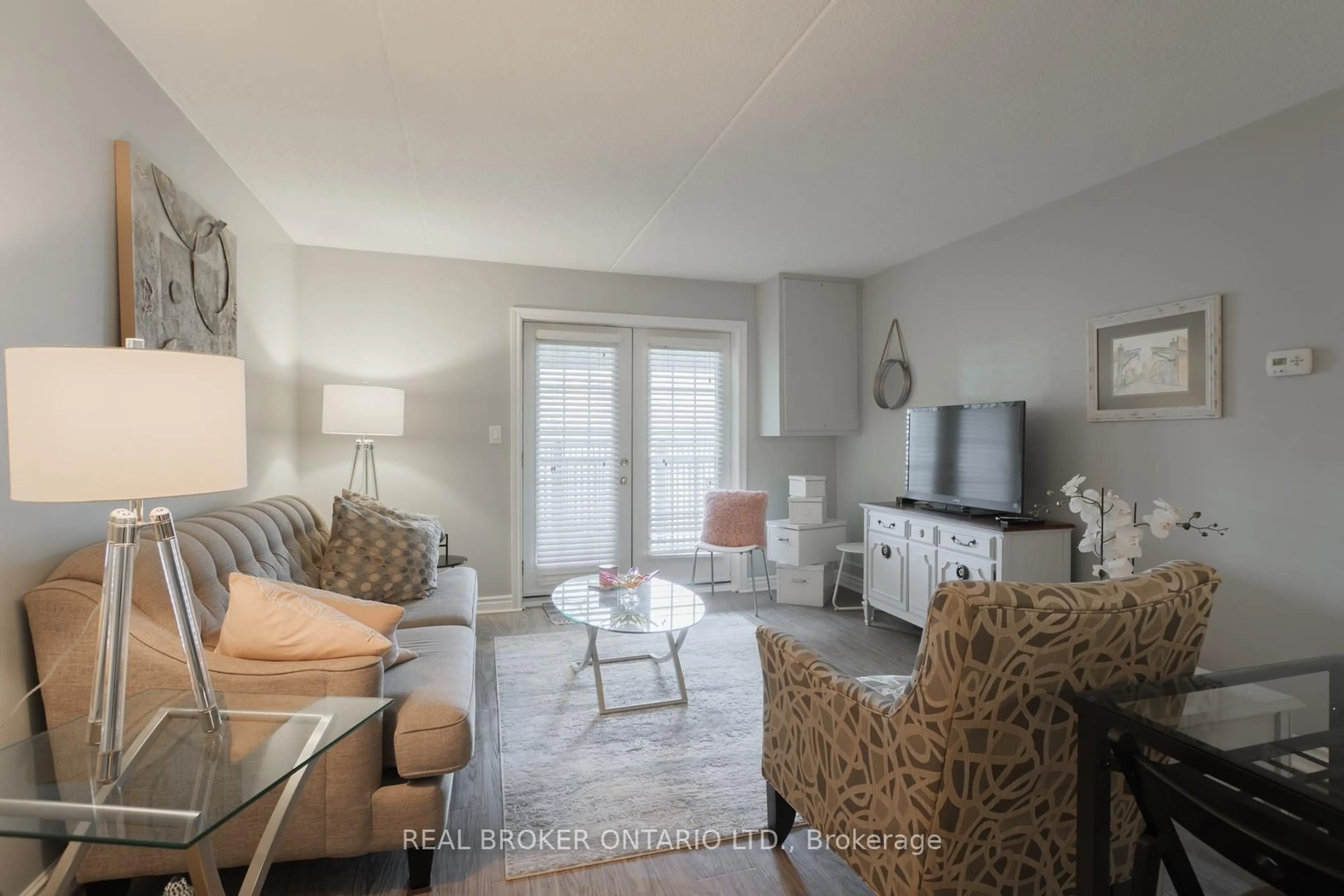 Living room with furniture, unknown for 2040 Cleaver Ave #218, Burlington Ontario L7M 4C4