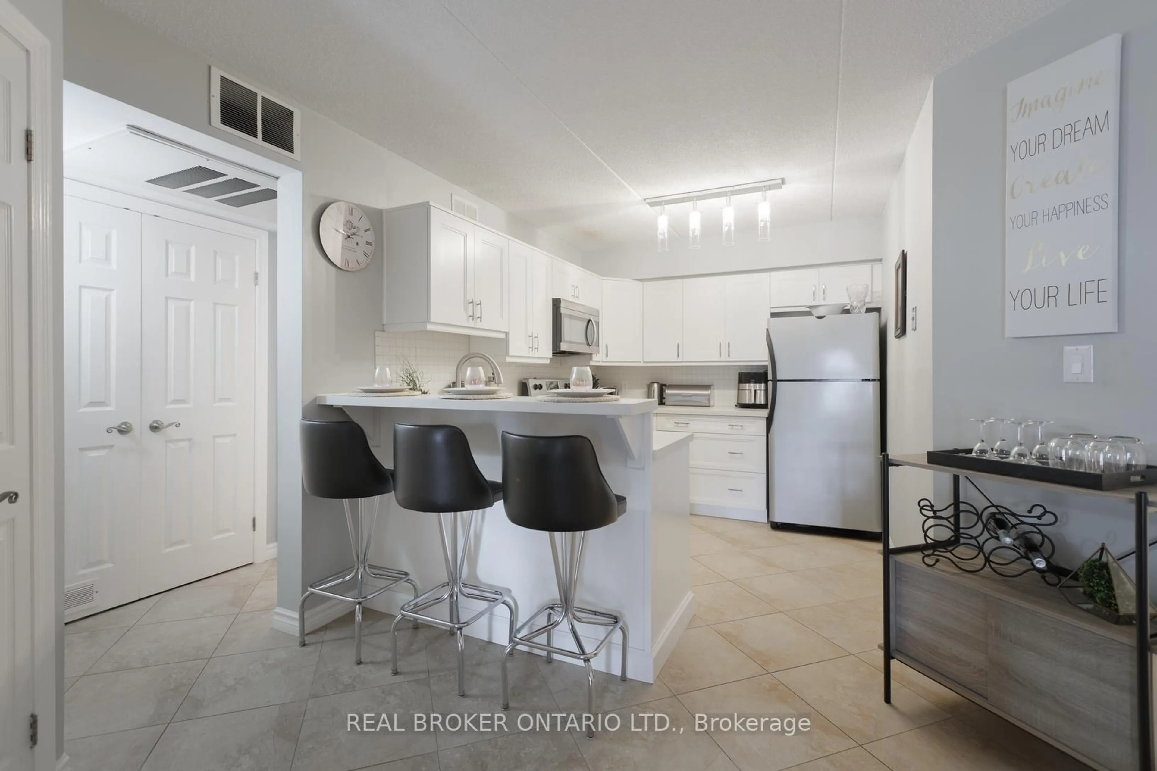 Open concept kitchen, unknown for 2040 Cleaver Ave #218, Burlington Ontario L7M 4C4