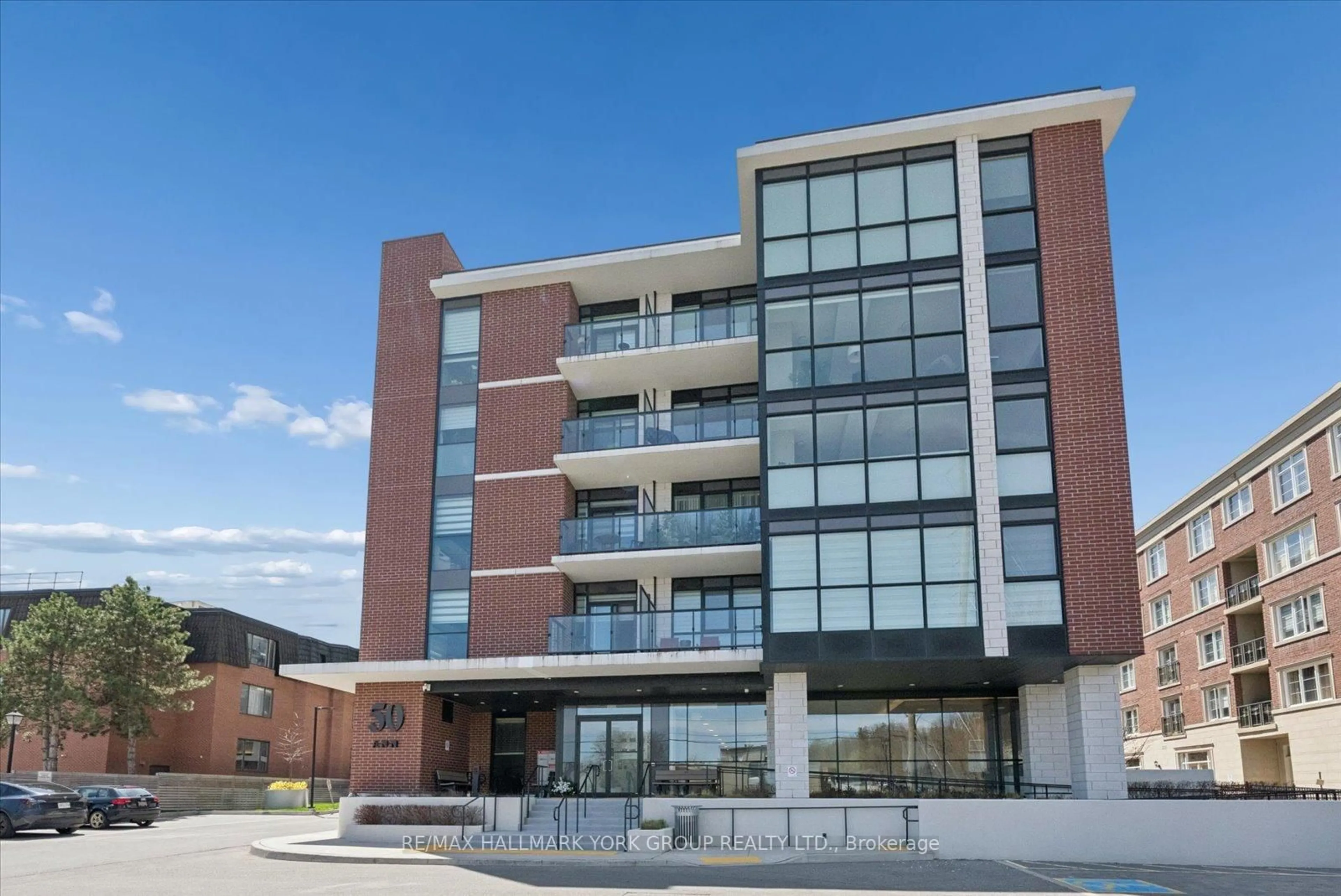 Home with brick exterior material, building for 50 Ann St #515, Caledon Ontario L7E 1B9