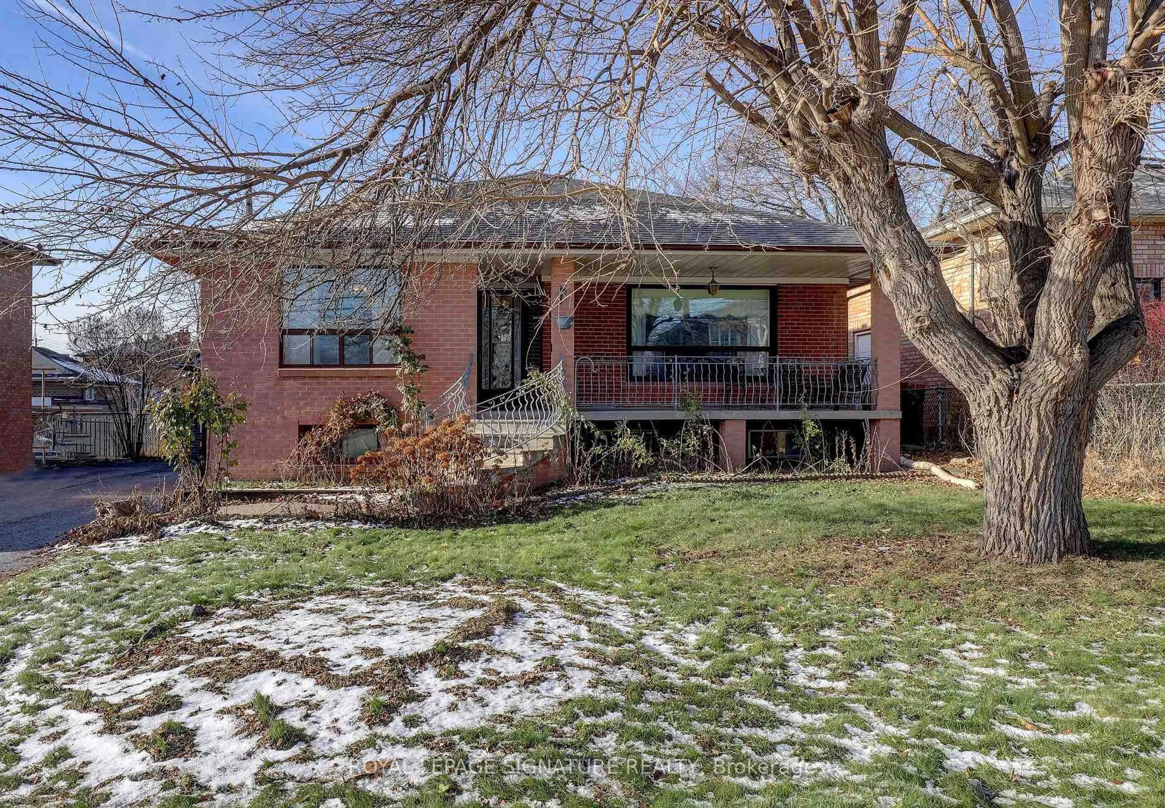 Patio, street for 56 Wendell Ave, Toronto Ontario M9N 3K7