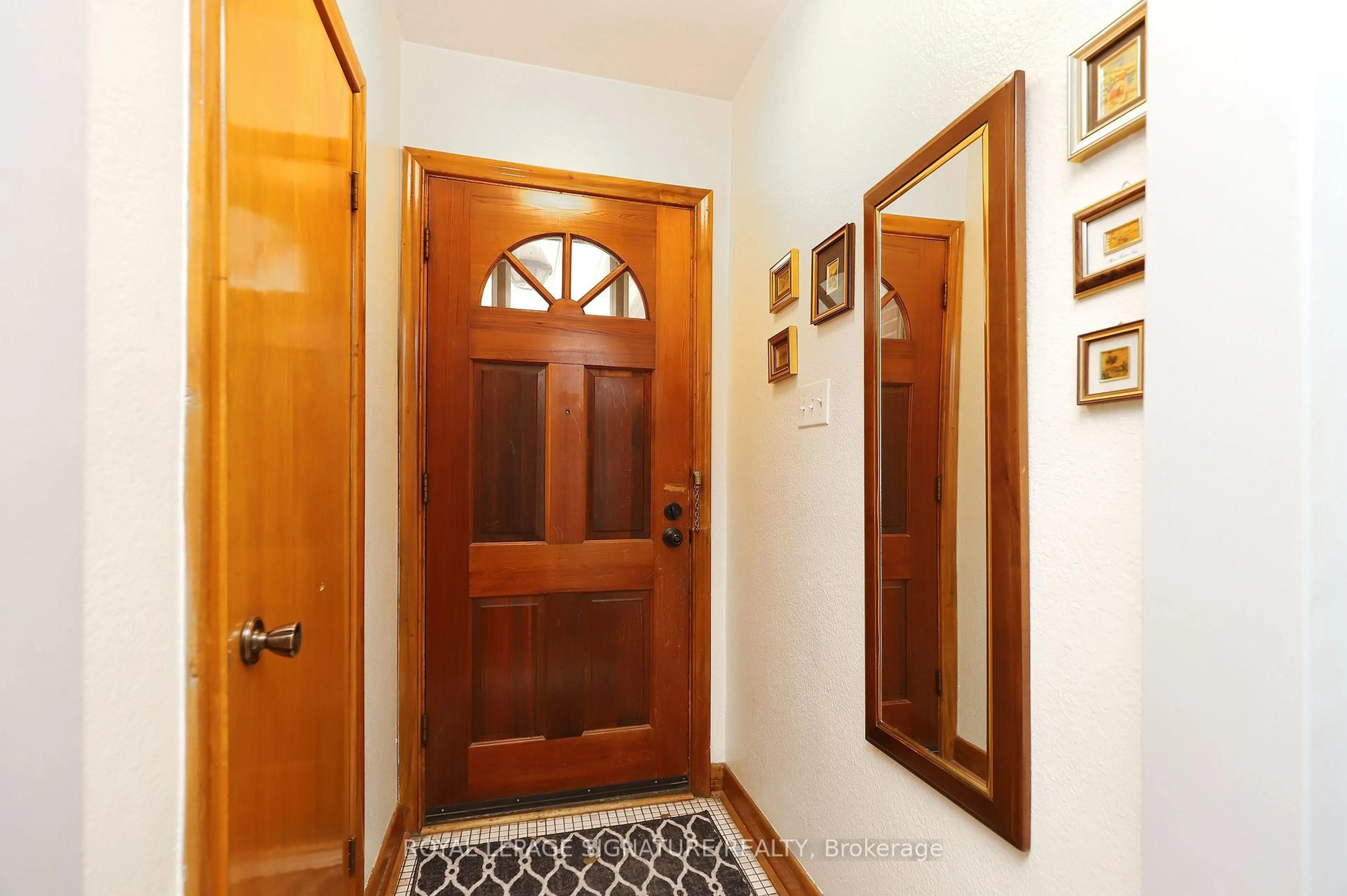 Indoor entryway for 56 Wendell Ave, Toronto Ontario M9N 3K7