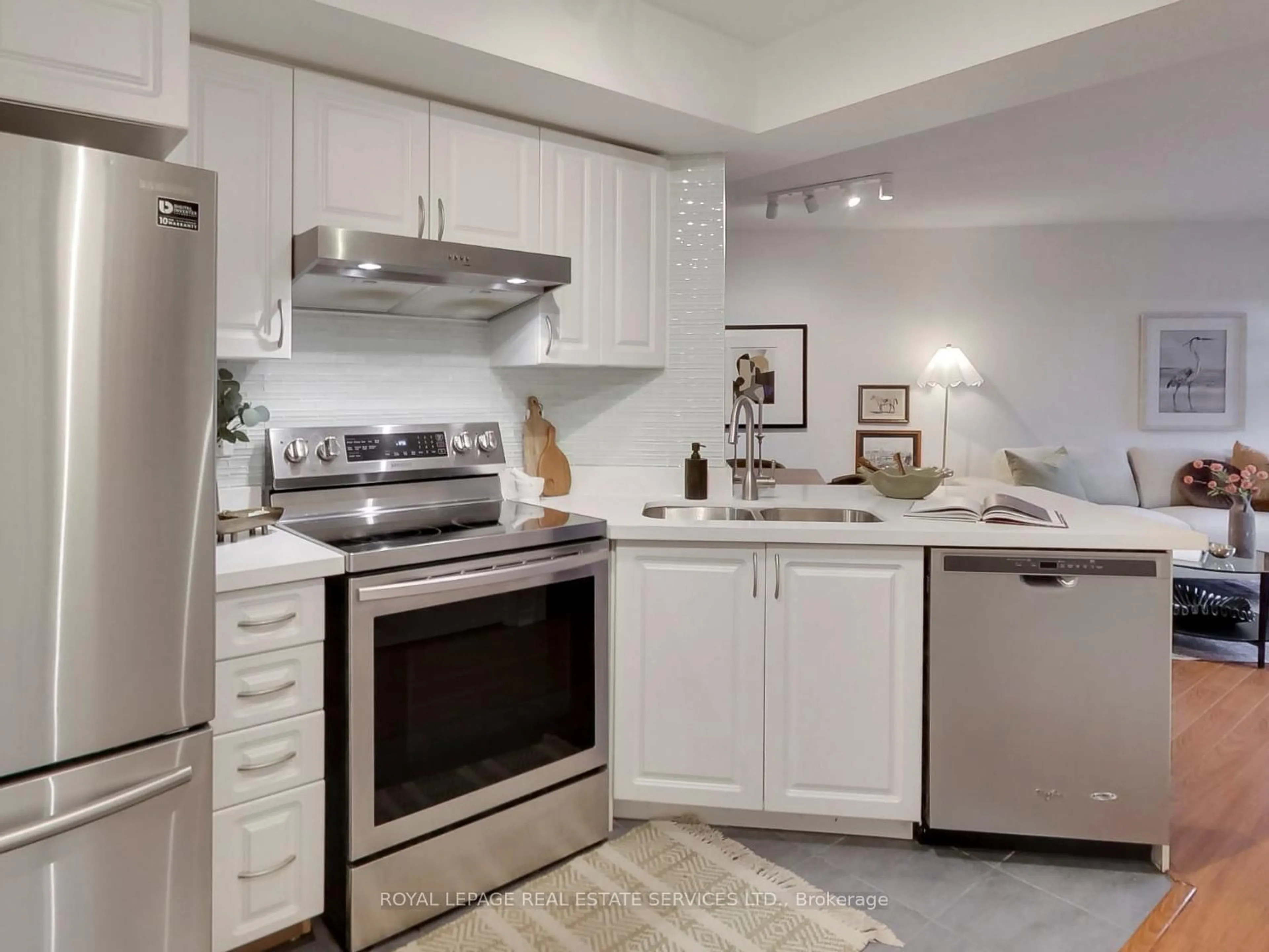 Open concept kitchen, ceramic/tile floor for 60 Heintzman St #1713, Toronto Ontario M6P 5A1