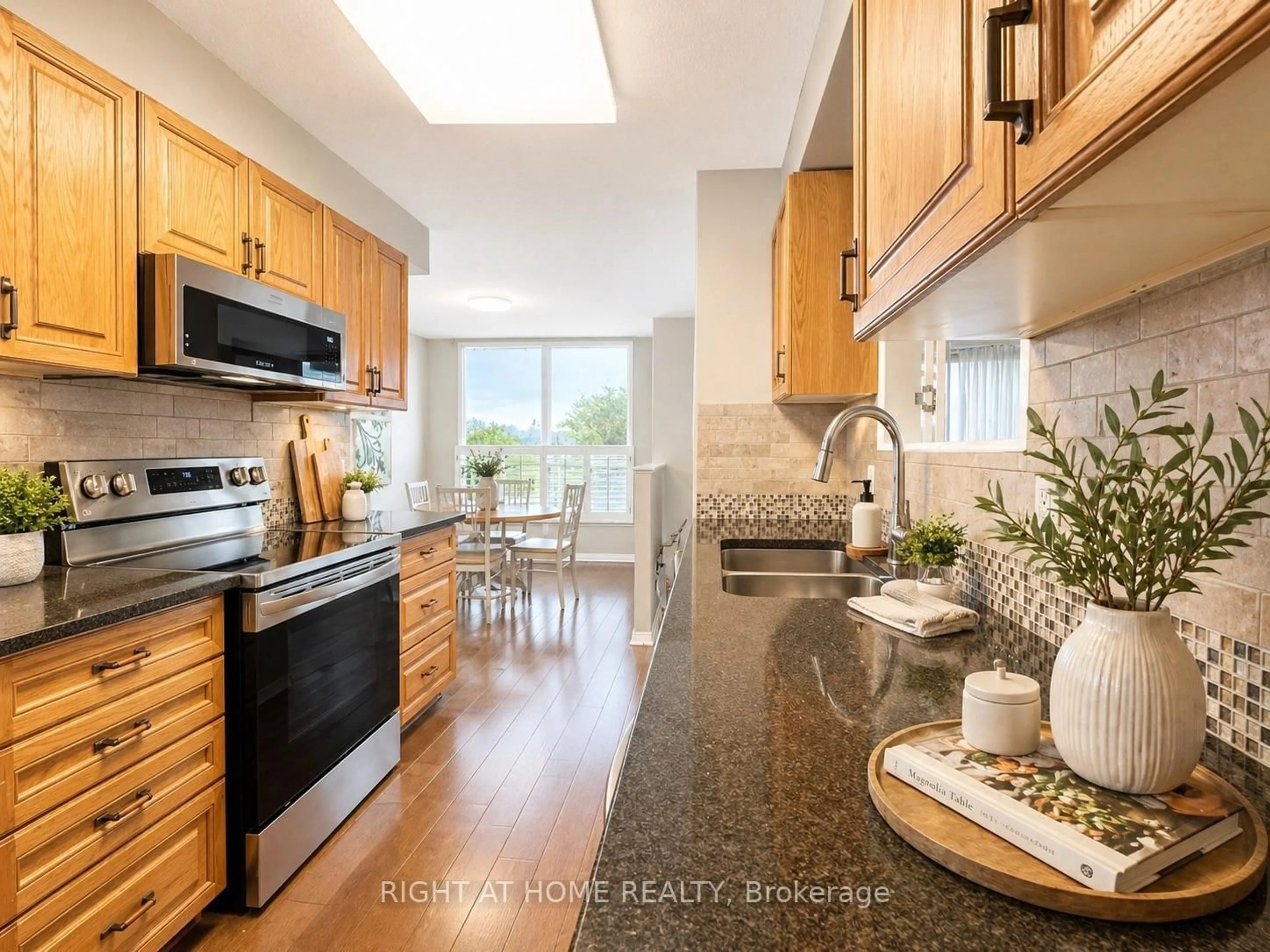 Open concept kitchen, ceramic/tile floor for 100 Millside Dr #507, Milton Ontario L9T 5E2