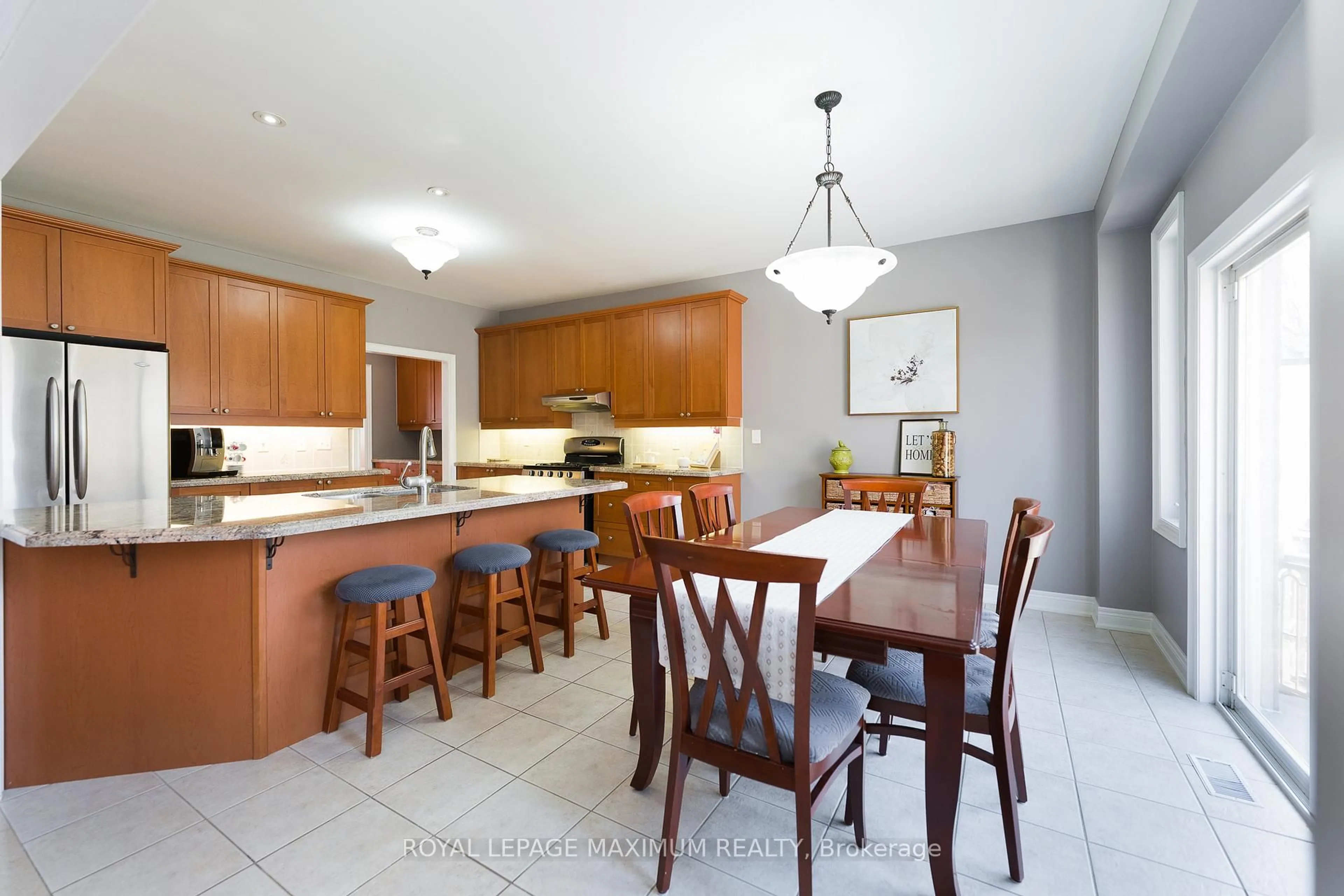 Open concept kitchen, ceramic/tile floor for 89 Silvervalley Crt, Caledon Ontario L7E 2Z1
