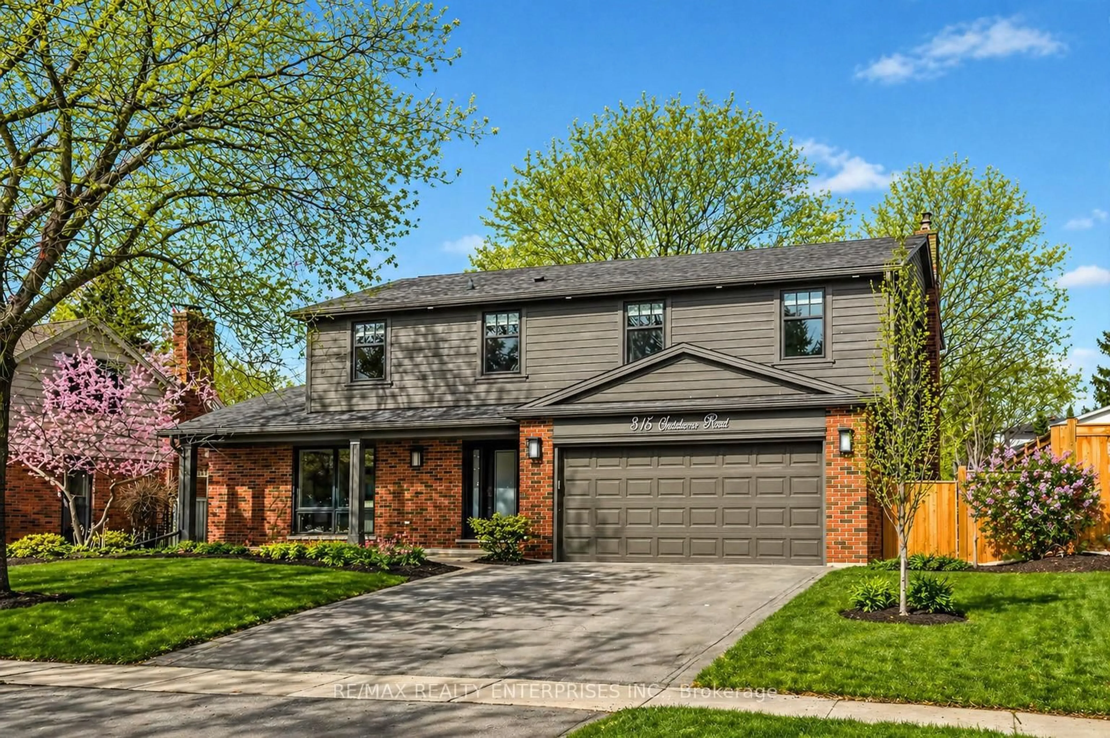 Home with brick exterior material, street for 315 Swinburne Rd, Burlington Ontario L7N 1Z9
