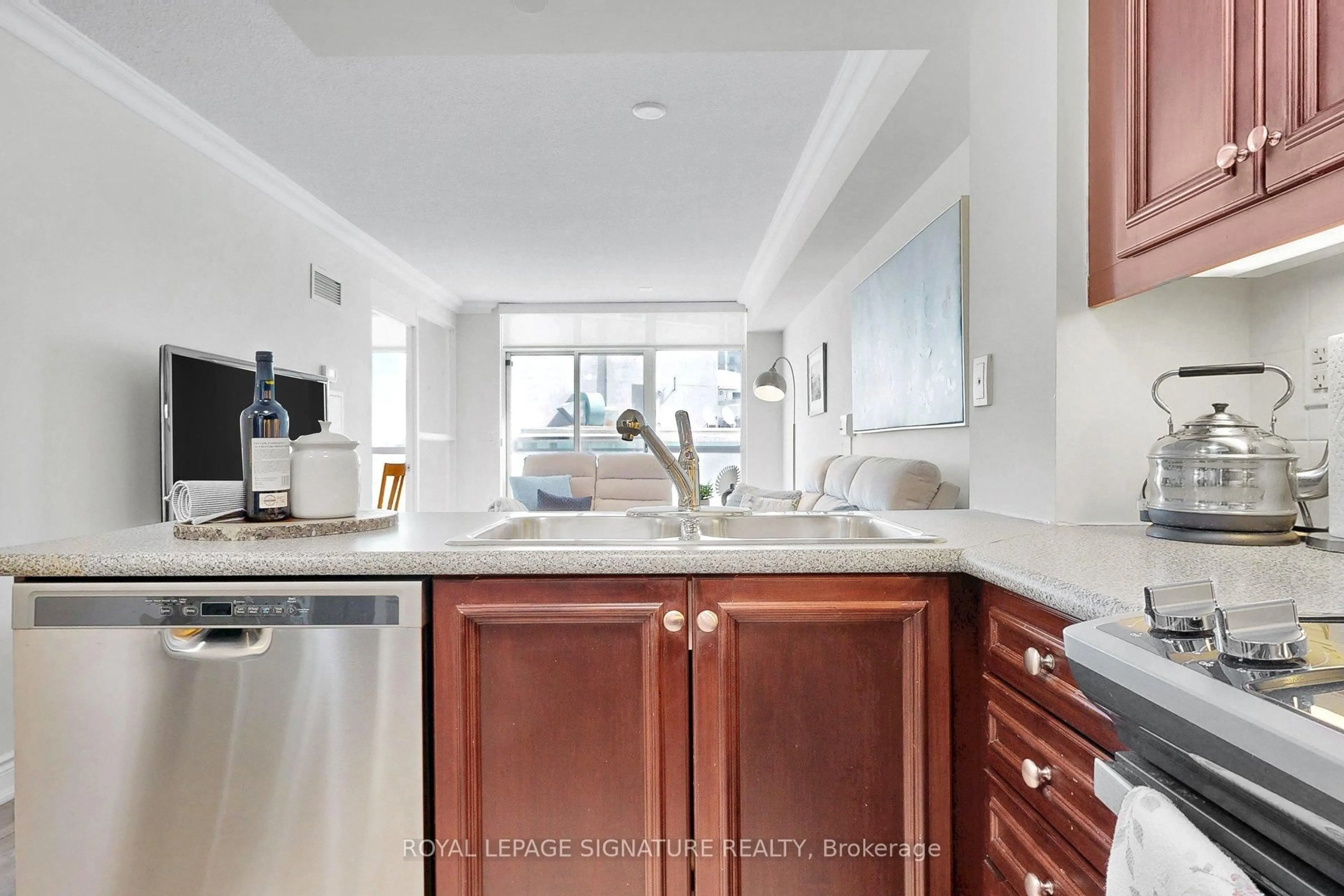 Open concept kitchen, ceramic/tile floor for 3 Marine Parade Dr #1609, Toronto Ontario M8V 3Z5