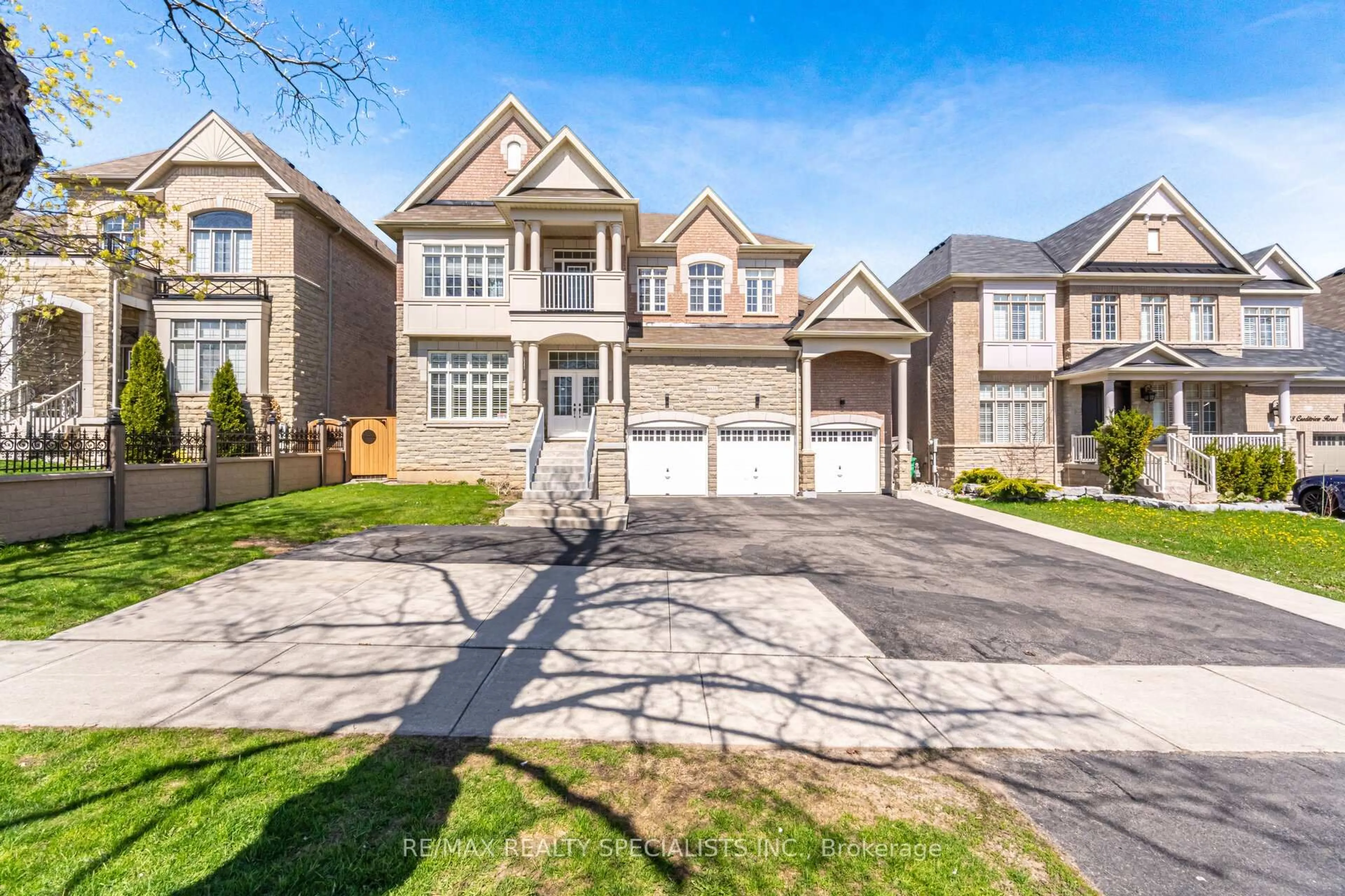 Home with brick exterior material, street for 8835 Creditview Rd, Brampton Ontario L6Y 0X3