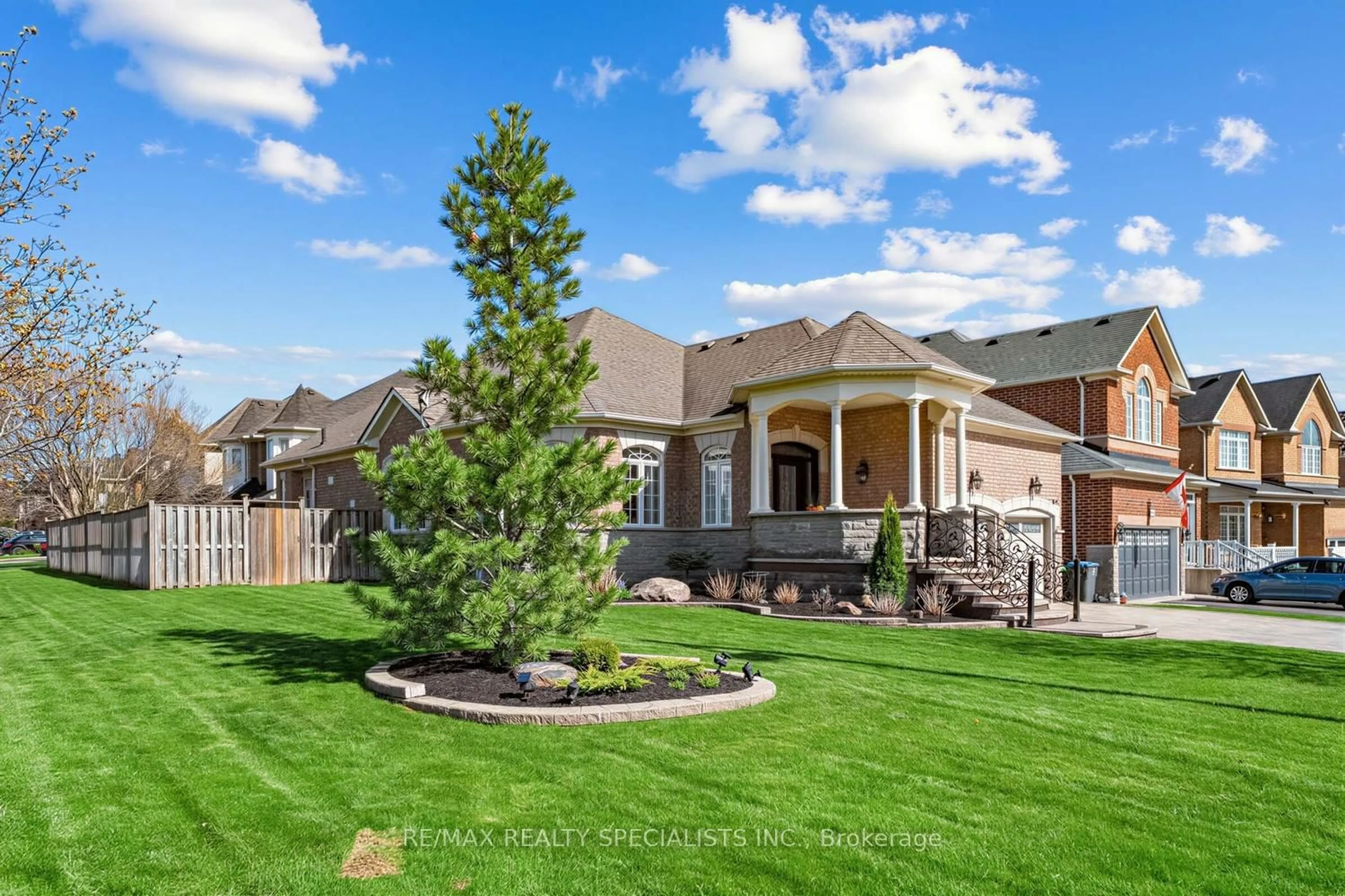 Unknown for 946 Brass Winds Pl, Mississauga Ontario L5W 1T1