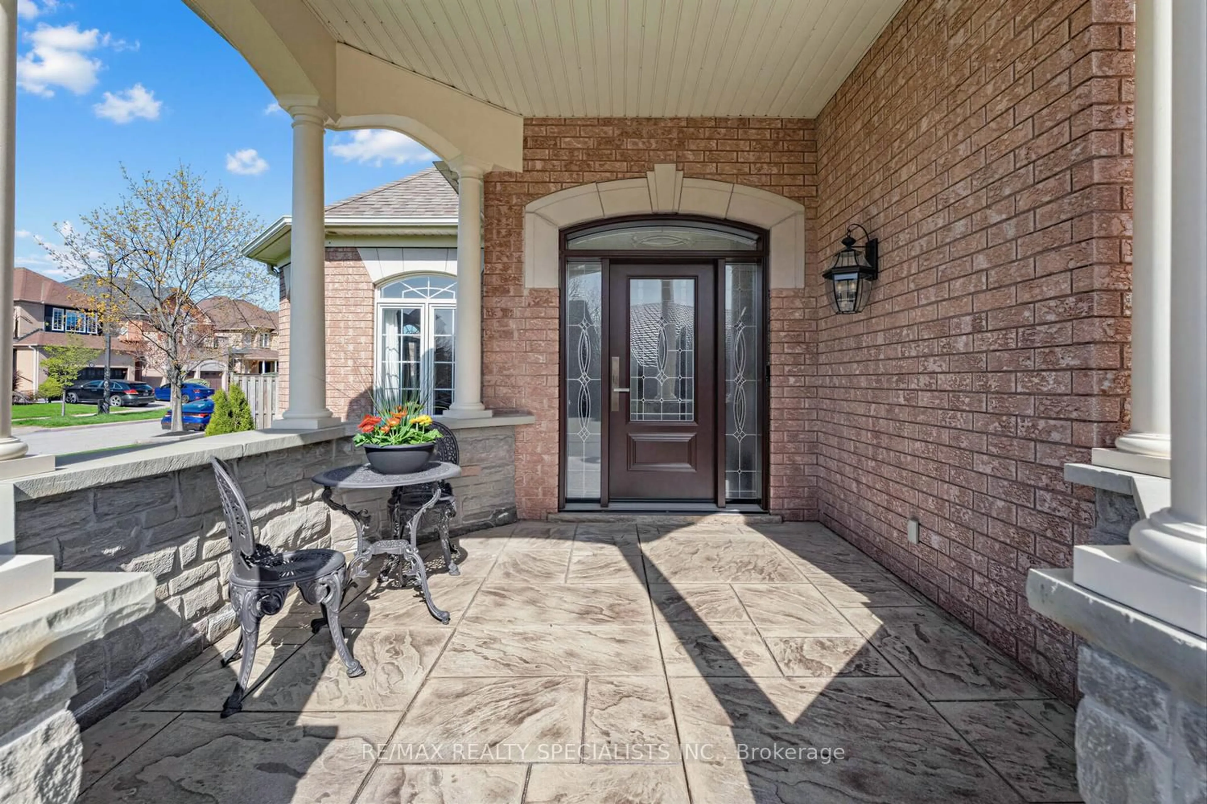 Unknown for 946 Brass Winds Pl, Mississauga Ontario L5W 1T1