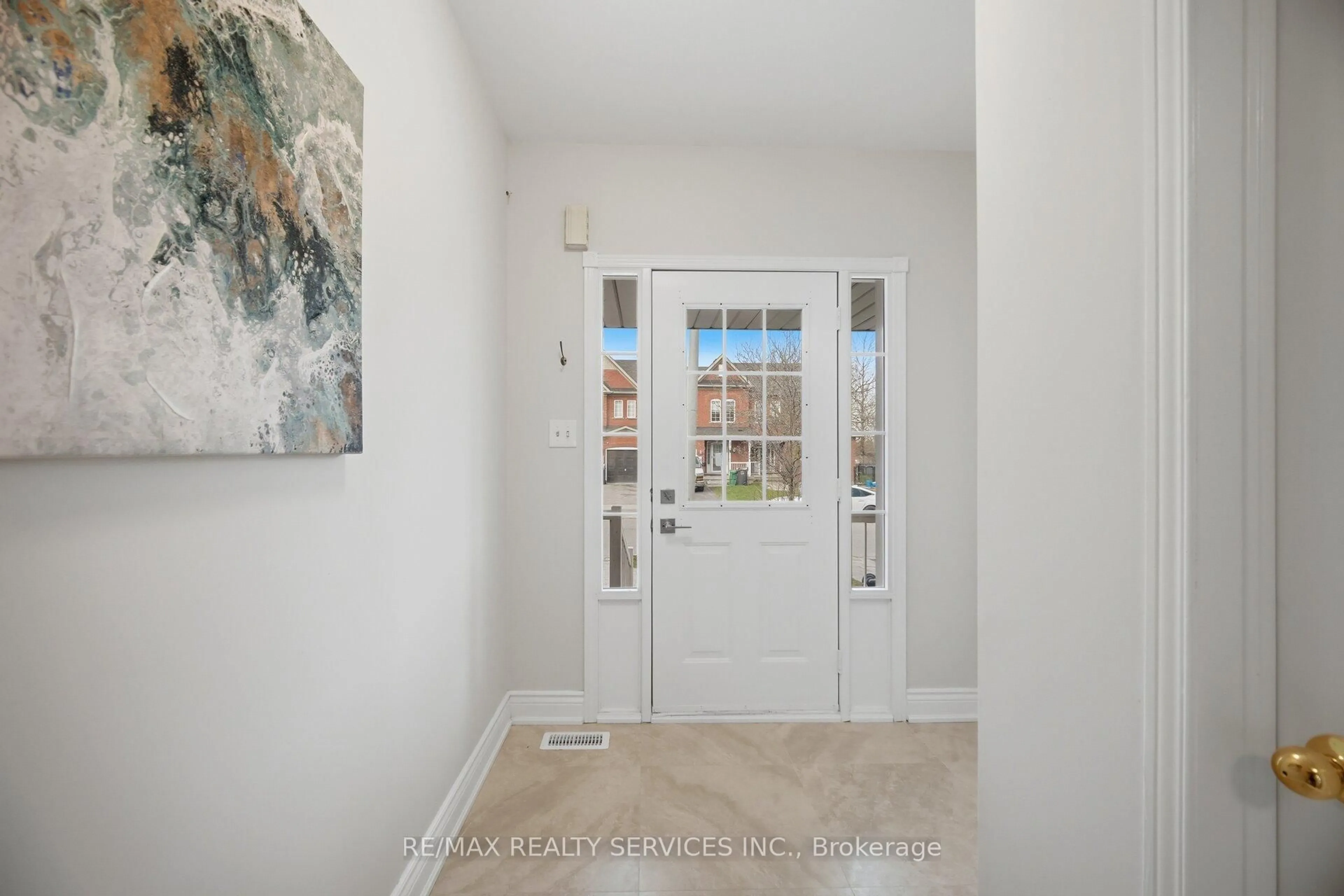 Indoor entryway for 45 Monaco Crt, Brampton Ontario L7A 1X4