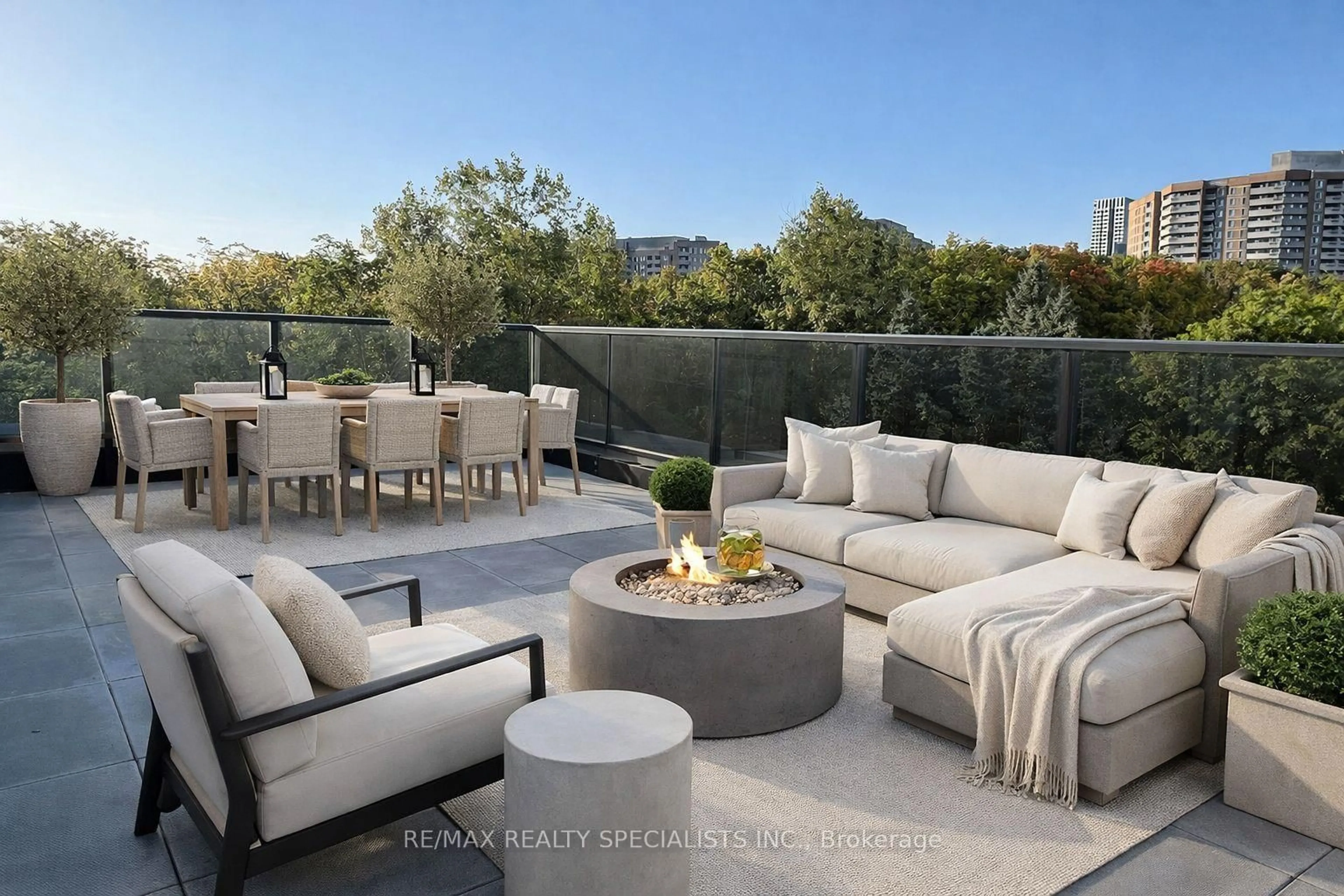 Patio, mountain view for 202 Burnhamthorpe Rd #302, Mississauga Ontario L5A 4L4