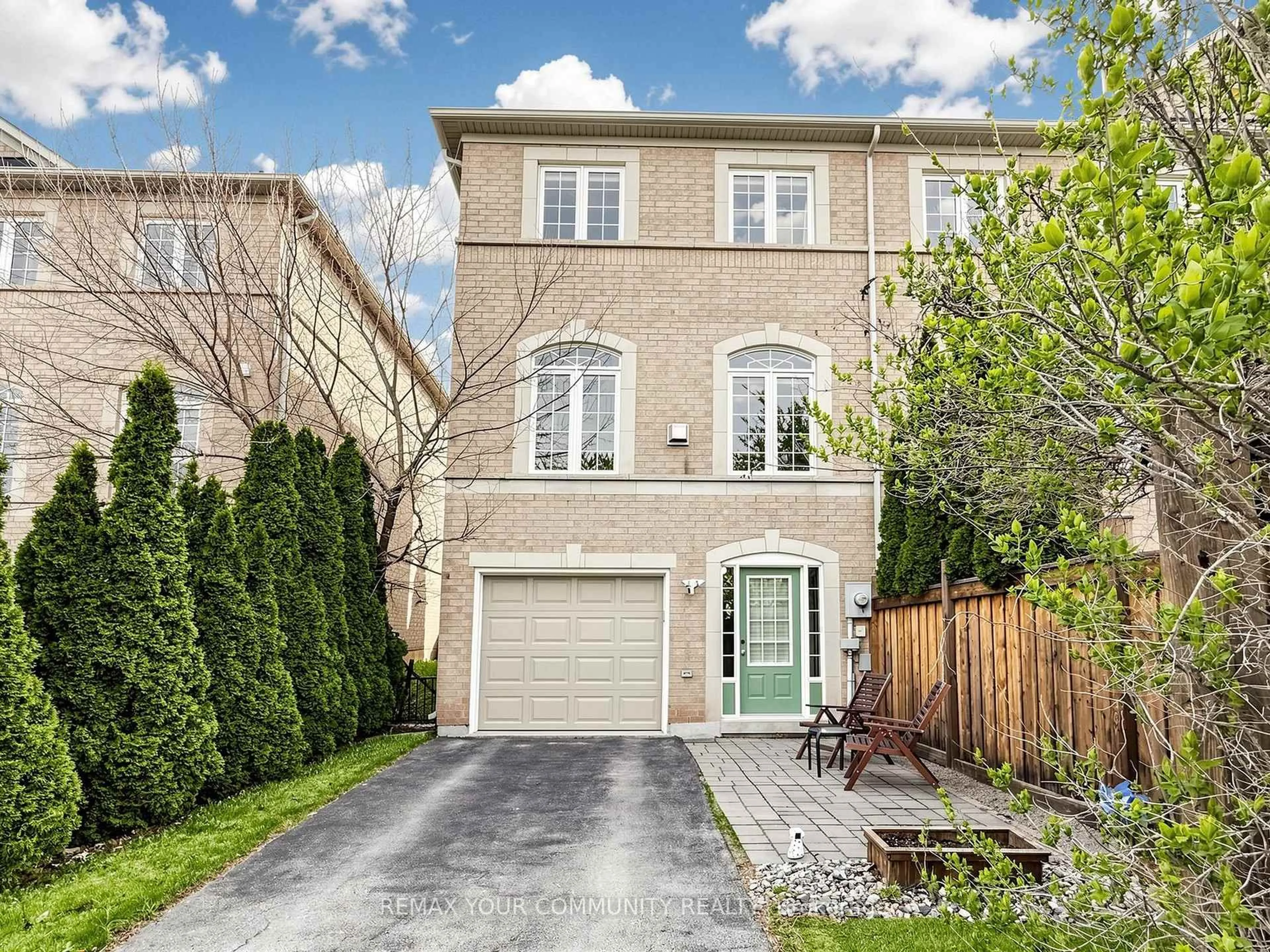 Home with brick exterior material, street for 2327 Sutton Dr, Burlington Ontario L7L 6Y9