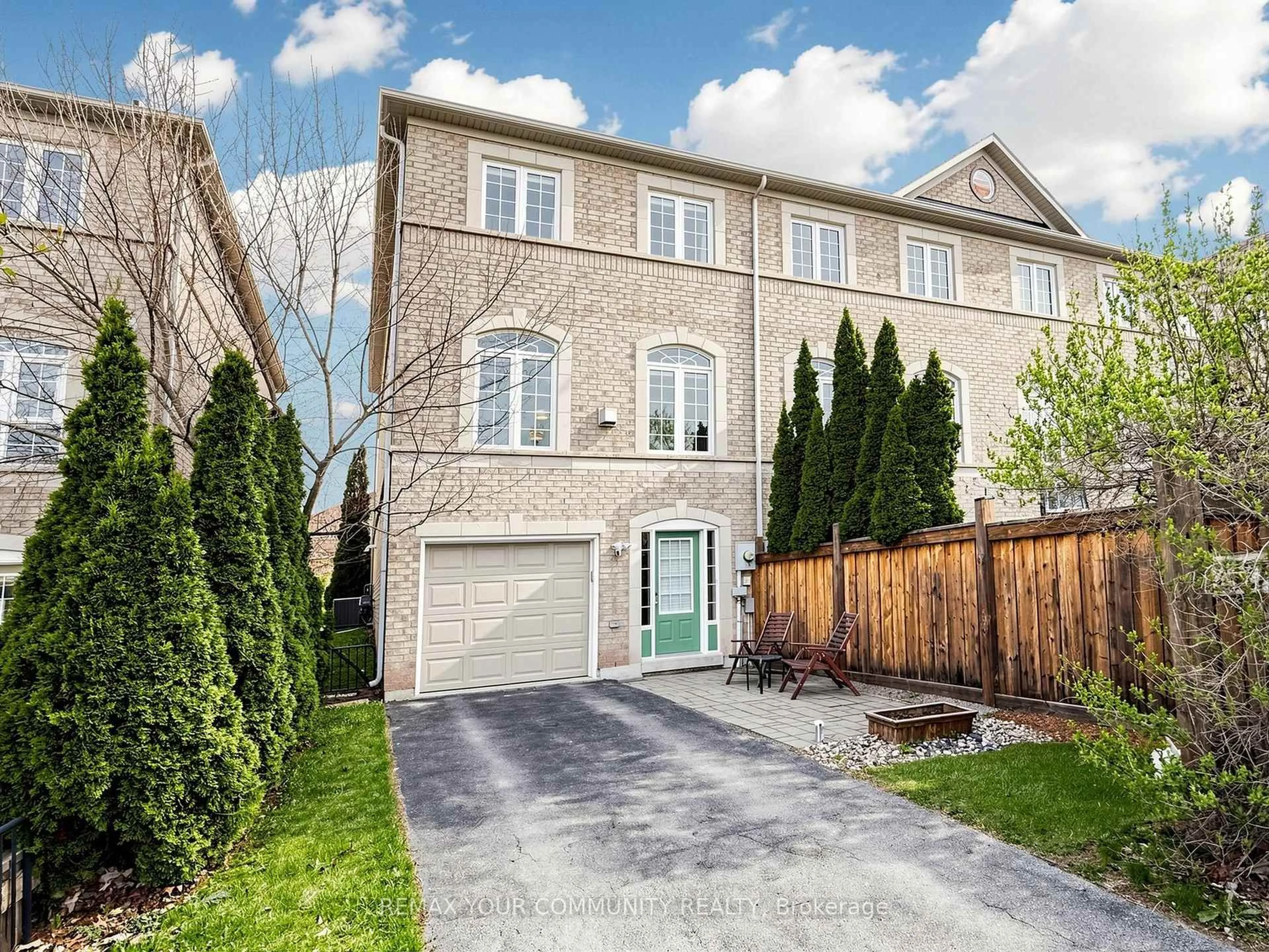 Home with brick exterior material, street for 2327 Sutton Dr, Burlington Ontario L7L 6Y9