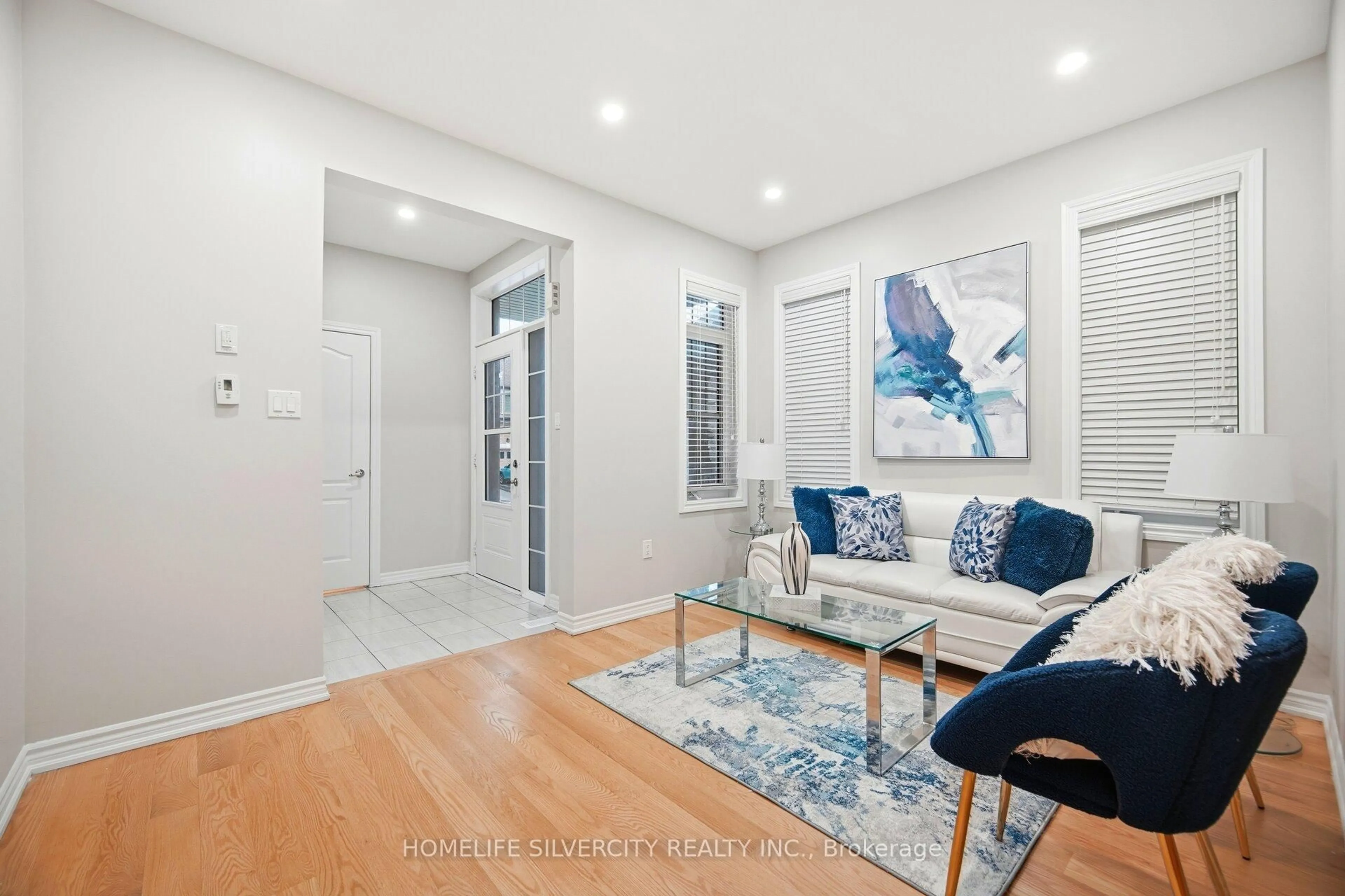 Indoor entryway for 28 Dolobram Tr, Brampton Ontario L4A 4Y1