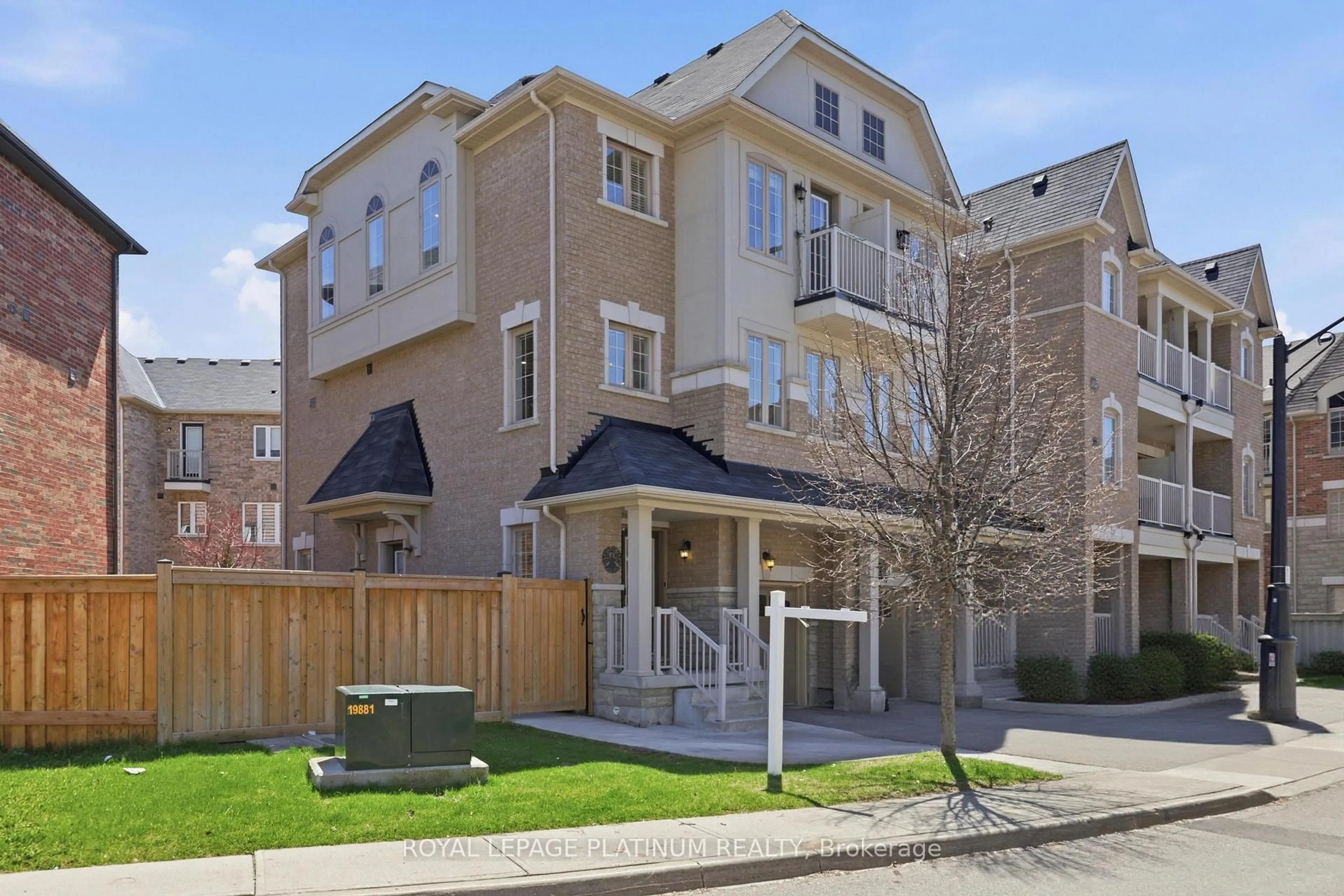 Unknown for 9 RABBIT RUN Way, Brampton Ontario L6Z 0B4