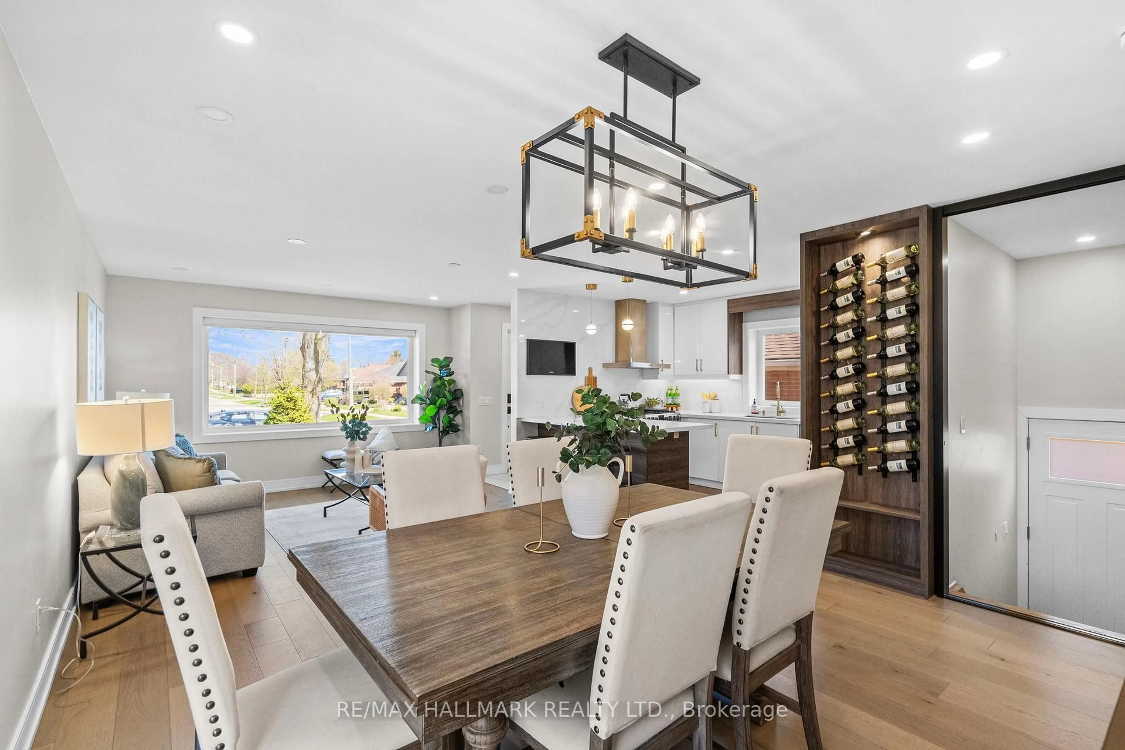 Unknown for 136 Lothian Ave, Toronto Ontario M8Z 4L4