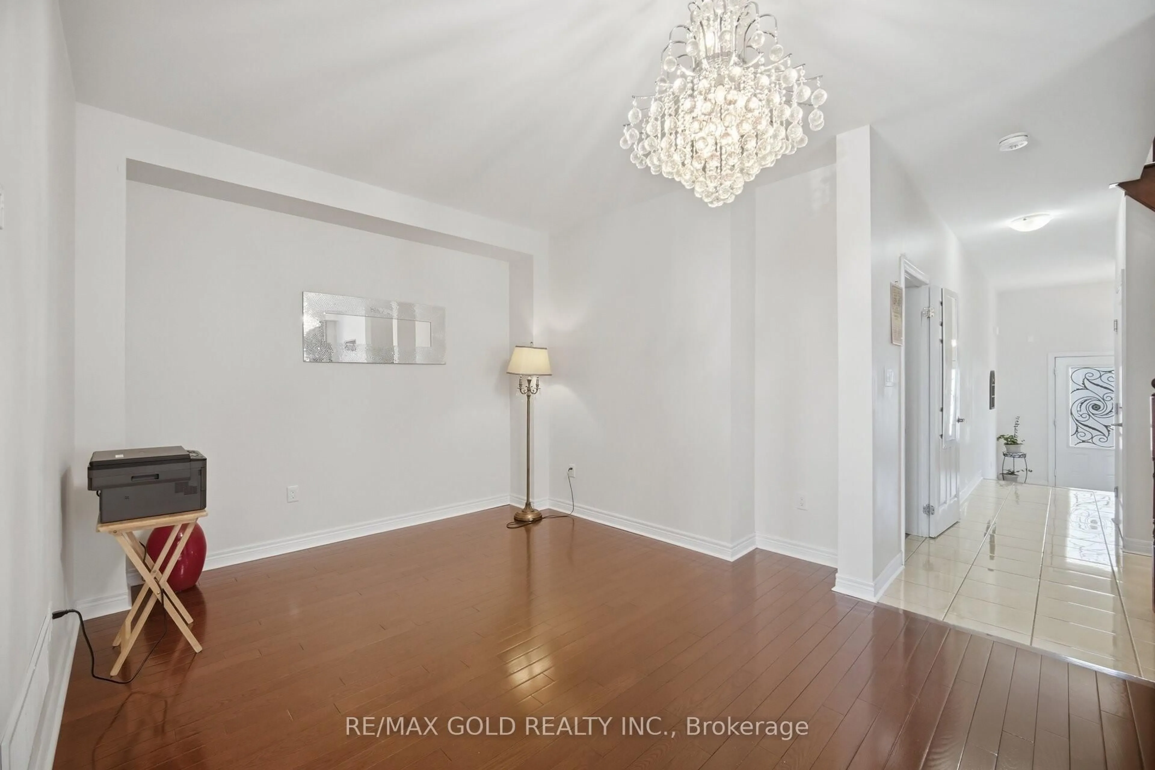 A pic of a room for 15 Perdita Rd, Brampton Ontario L6Y 6B1