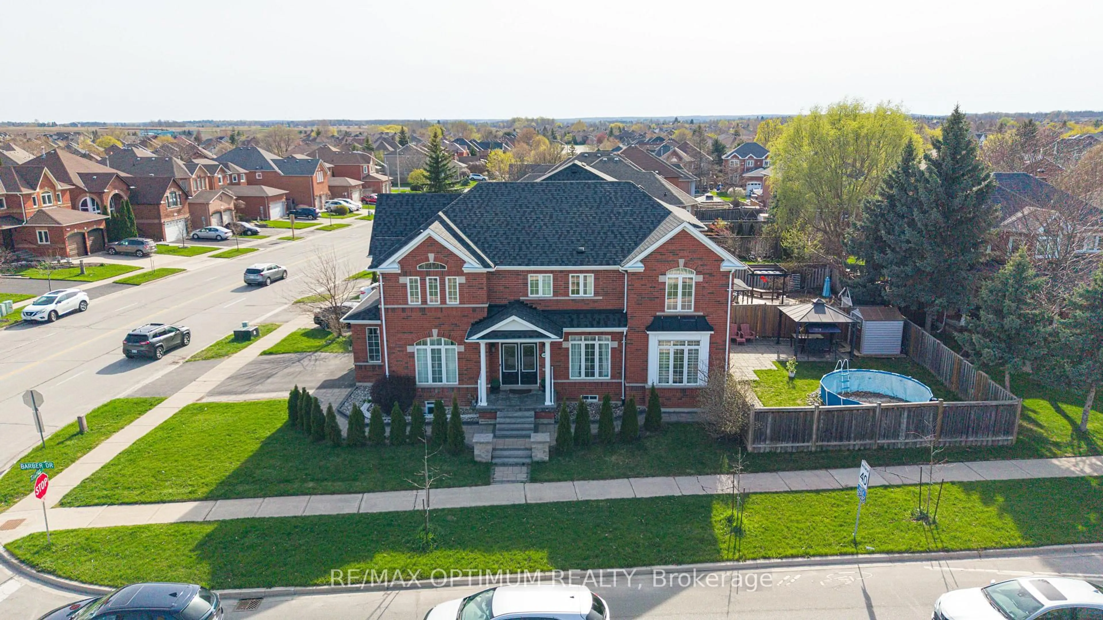 A pic from outside/outdoor area/front of a property/back of a property/a pic from drone, street for 169 Barber Dr, Halton Hills Ontario L7G 5L5