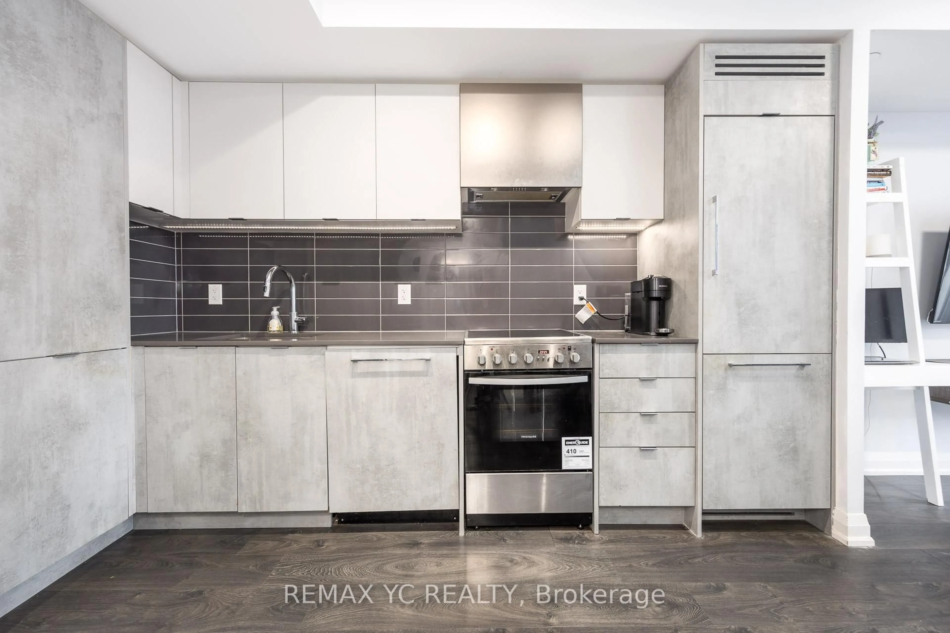 Unknown for 30 Gibbs Rd #2604, Toronto Ontario M9B 0E4