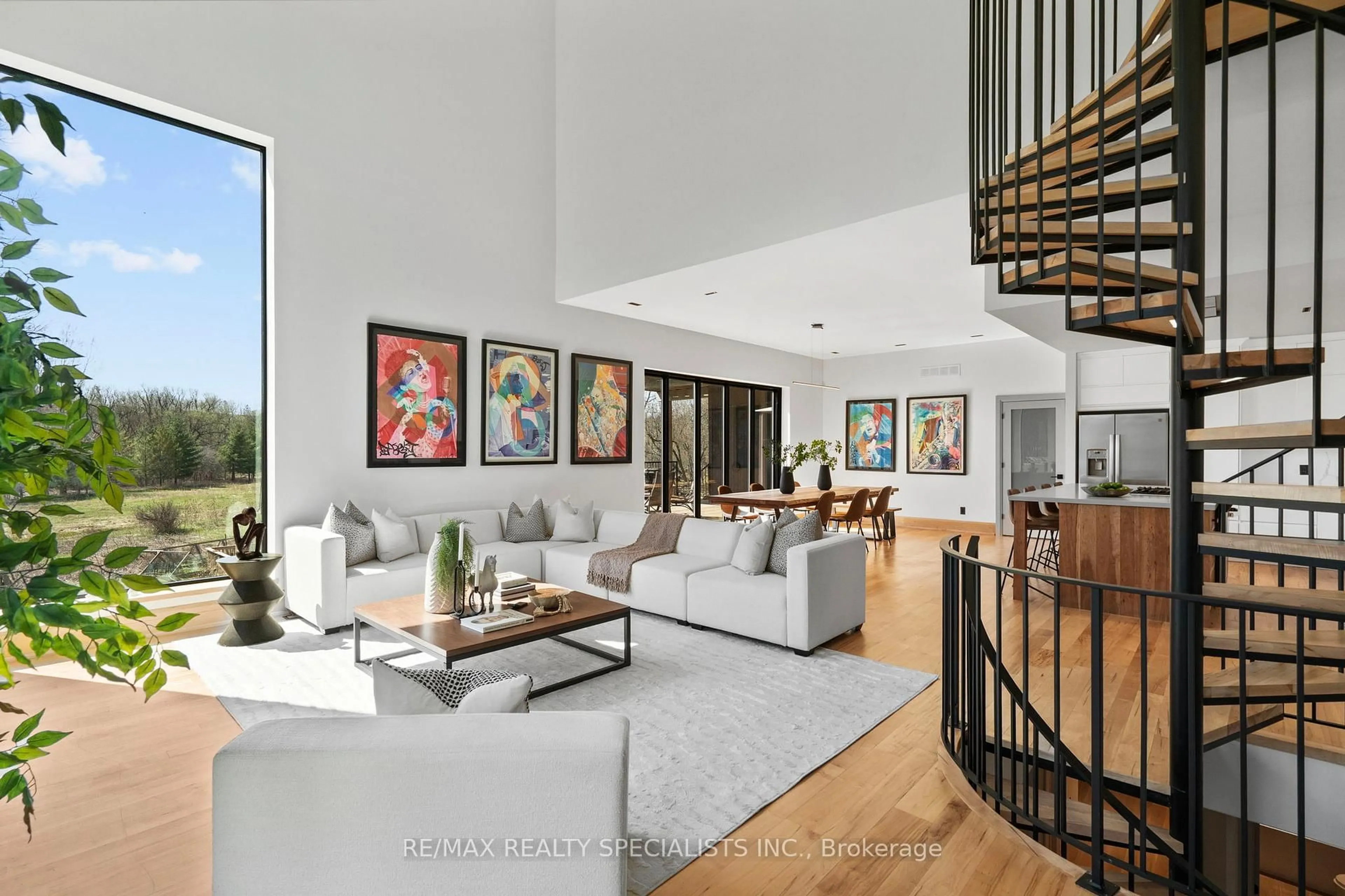 Indoor foyer for 2977 Bovaird Dr, Brampton Ontario L6X 0G4