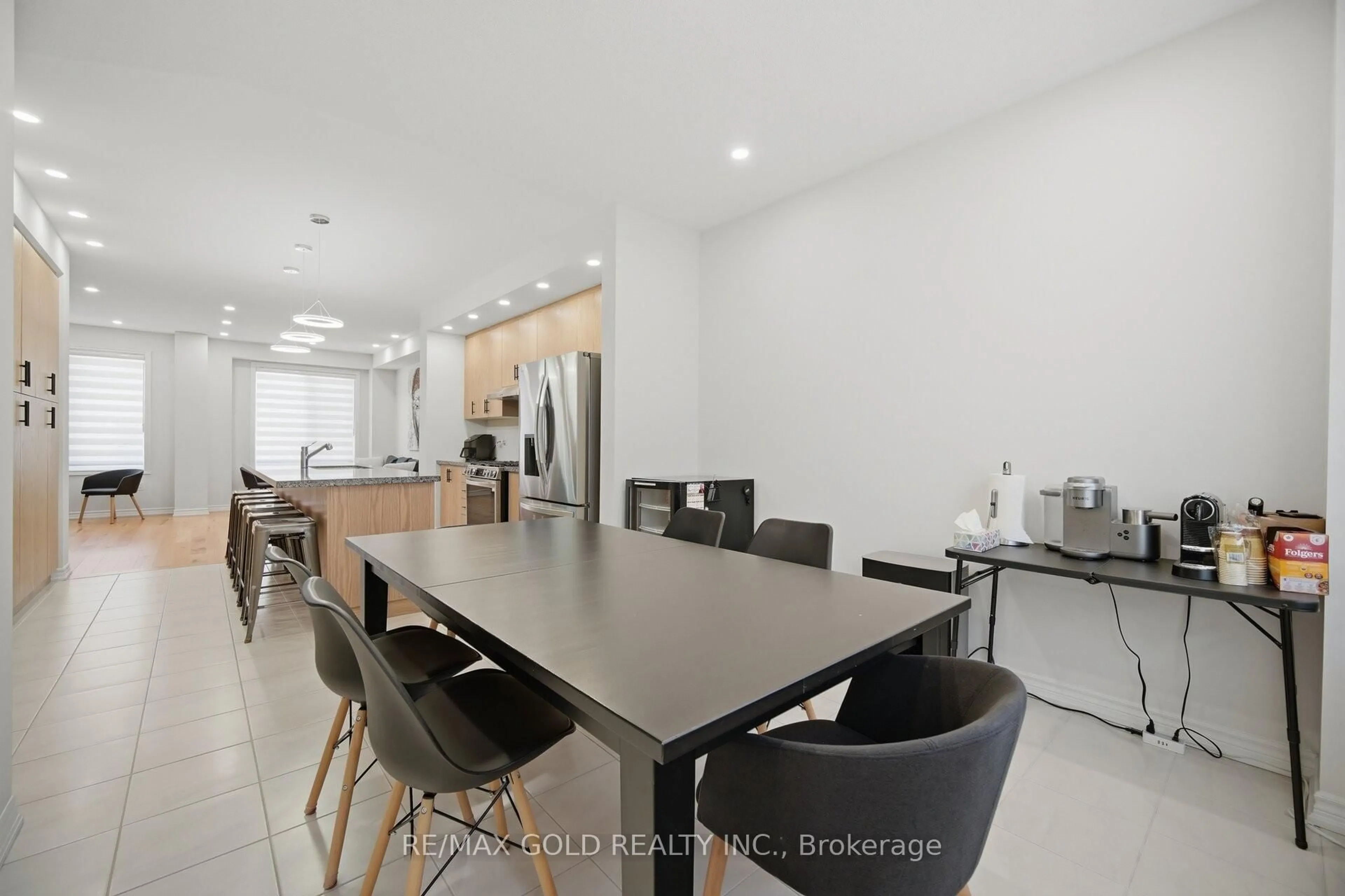 Dining room, unknown for 13 Lavinia Rd, Brampton Ontario L6P 4N7