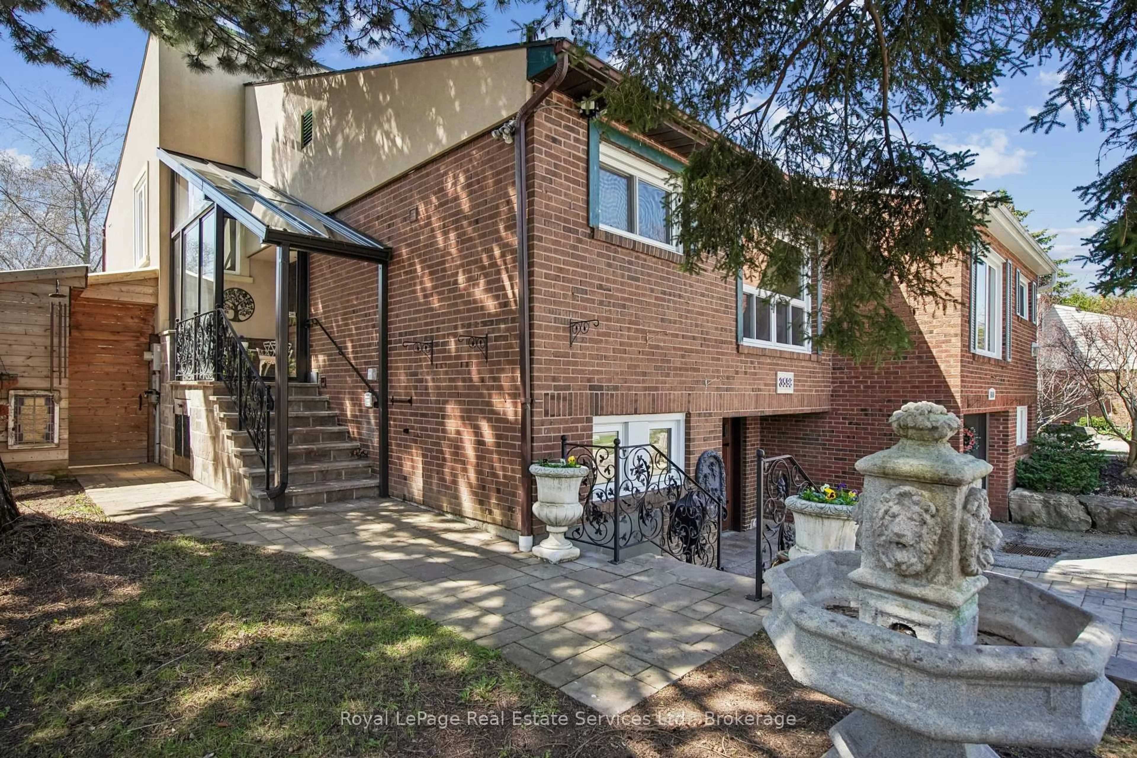 Home with brick exterior material, street for 3598 Ash Row Cres, Mississauga Ontario L5L 1K4