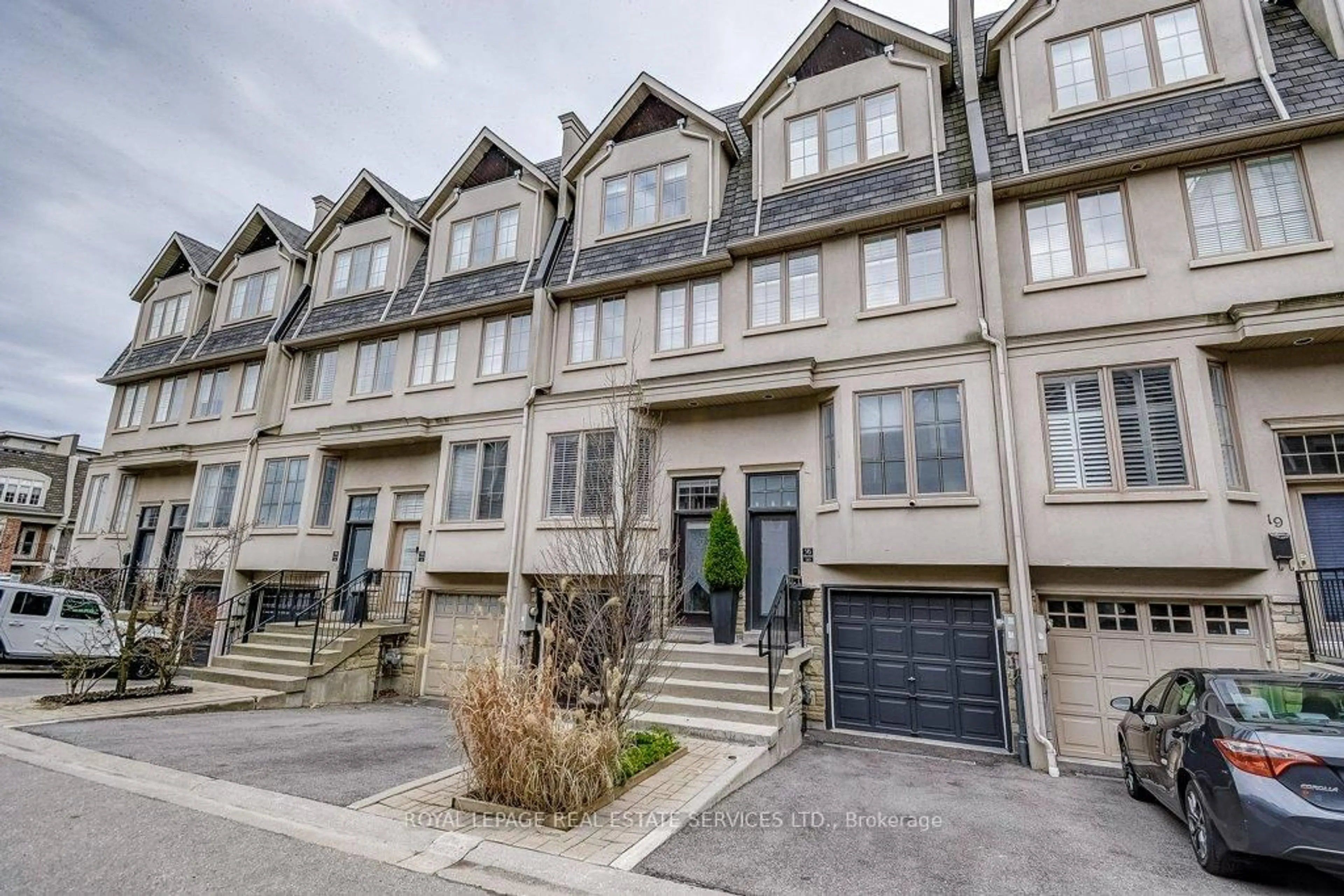 Unknown for 96 Nelson St #20, Oakville Ontario L6L 3H8
