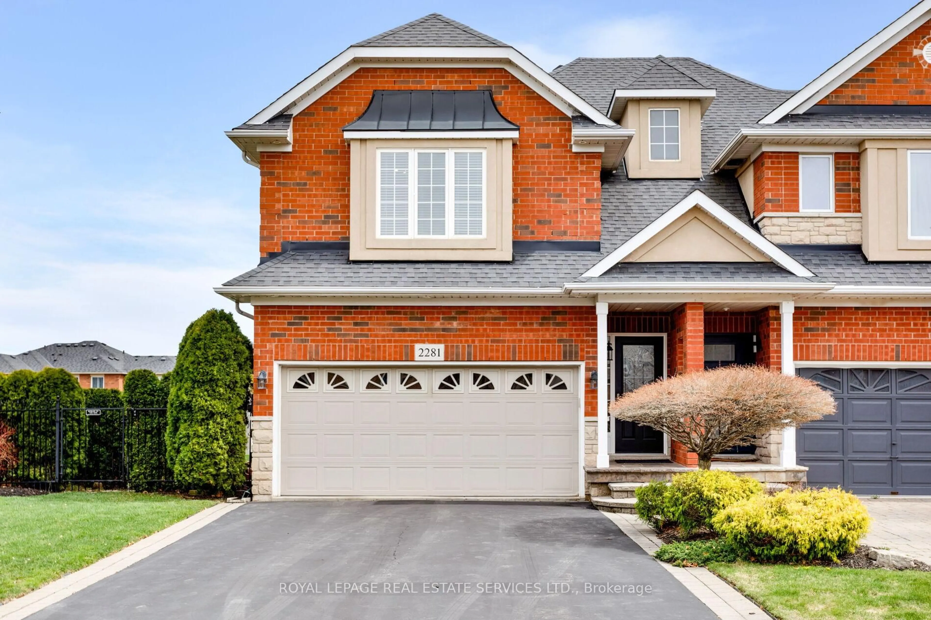 Home with brick exterior material, street for 2281 Highcroft Rd, Oakville Ontario L6M 4Y4