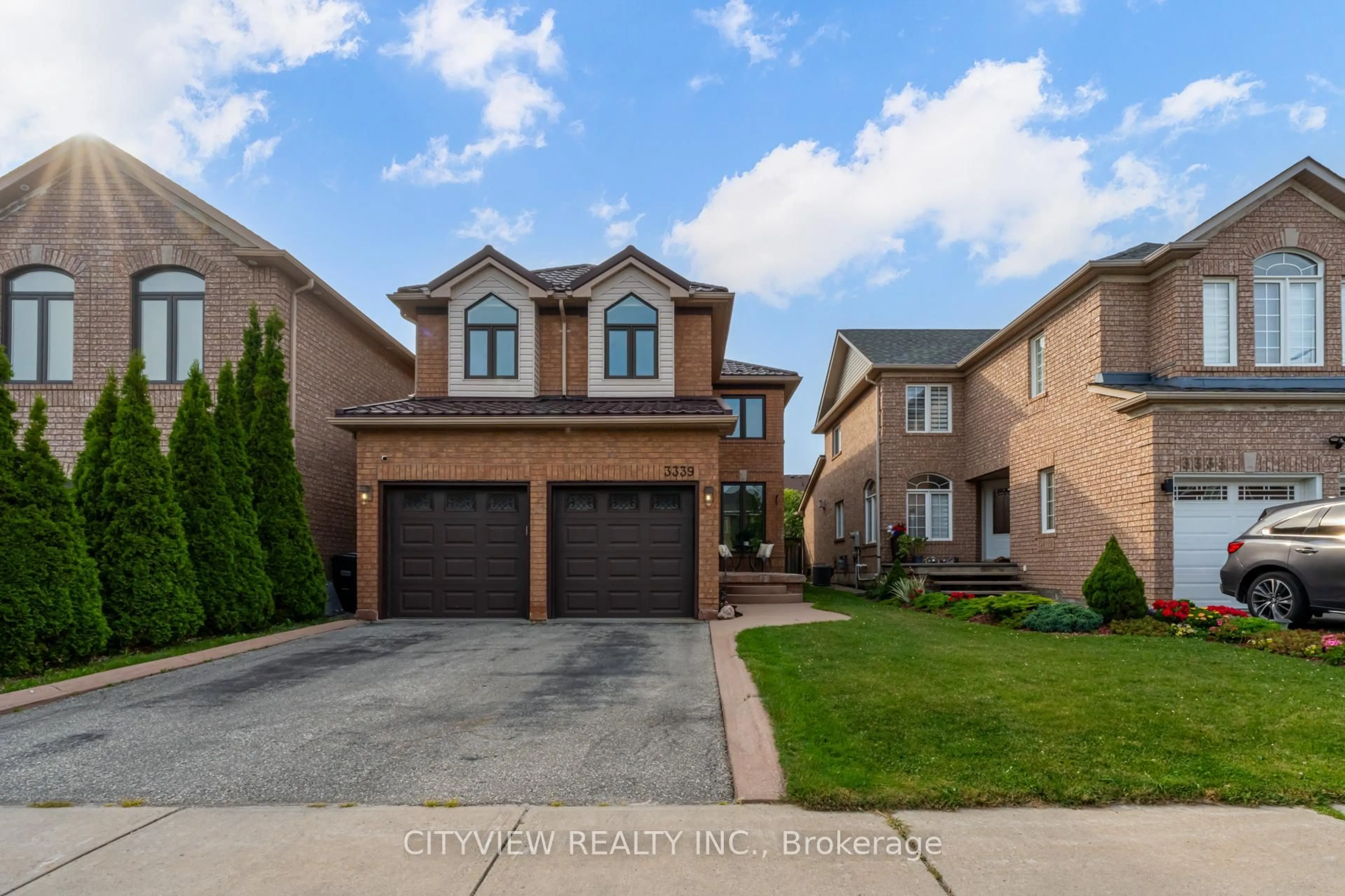 Home with brick exterior material, street for 3339 Cactus Gate, Mississauga Ontario L5N 8A5