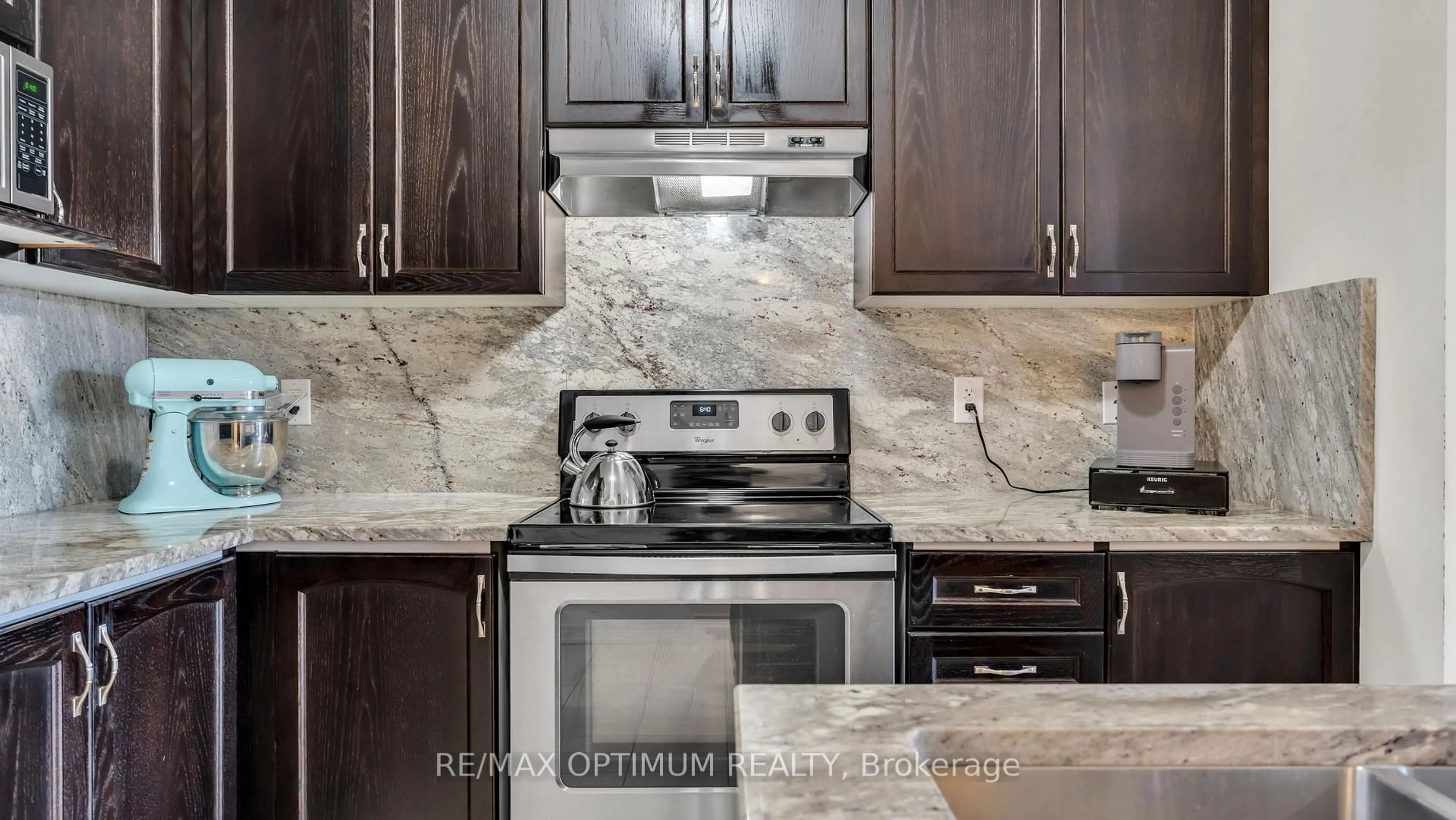 Contemporary kitchen, ceramic/tile floor for 34 Pennycross Cres, Brampton Ontario L7A 4M1