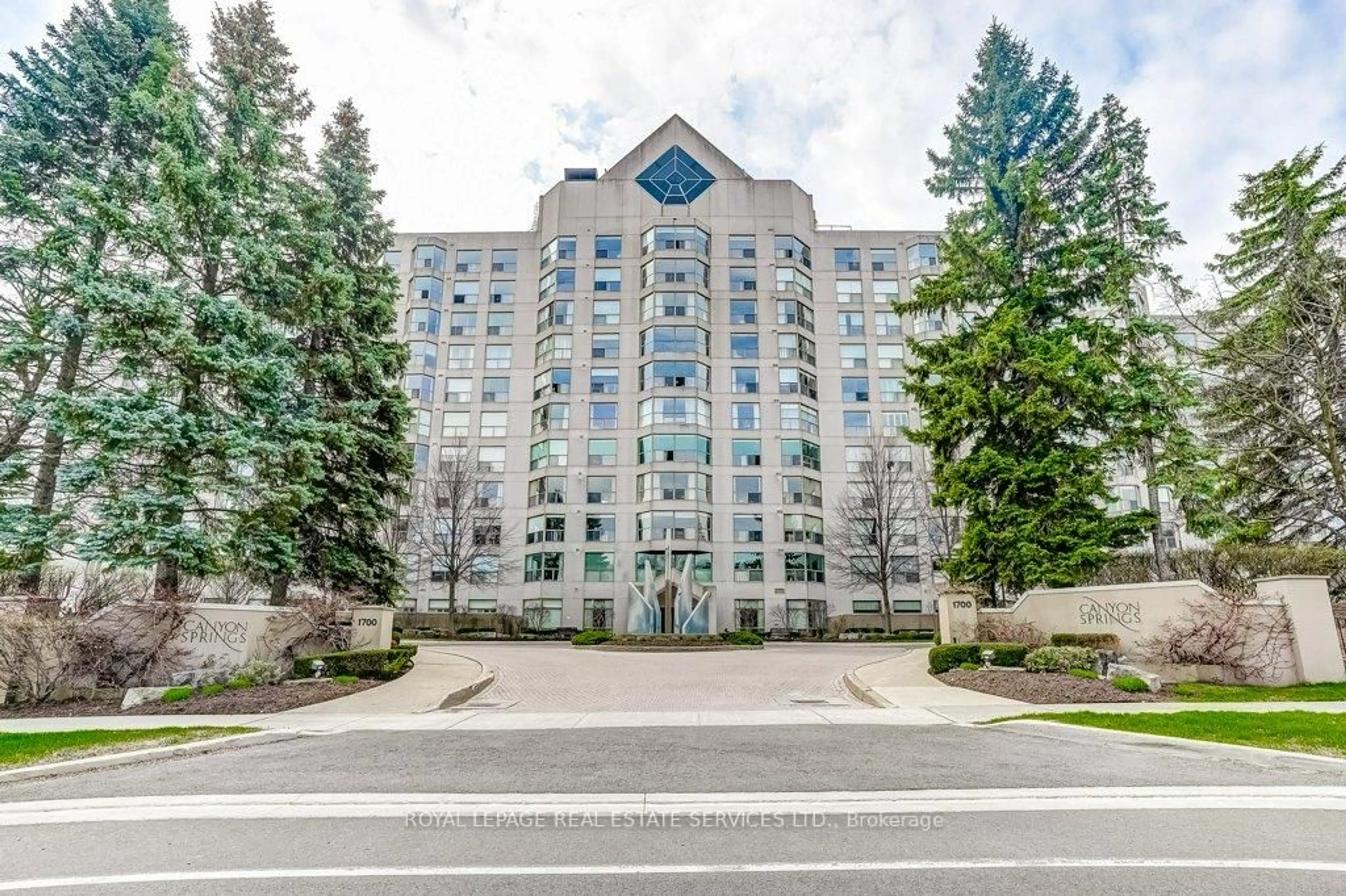 Indoor foyer for 1700 The College Way #502, Mississauga Ontario L5L 4M2