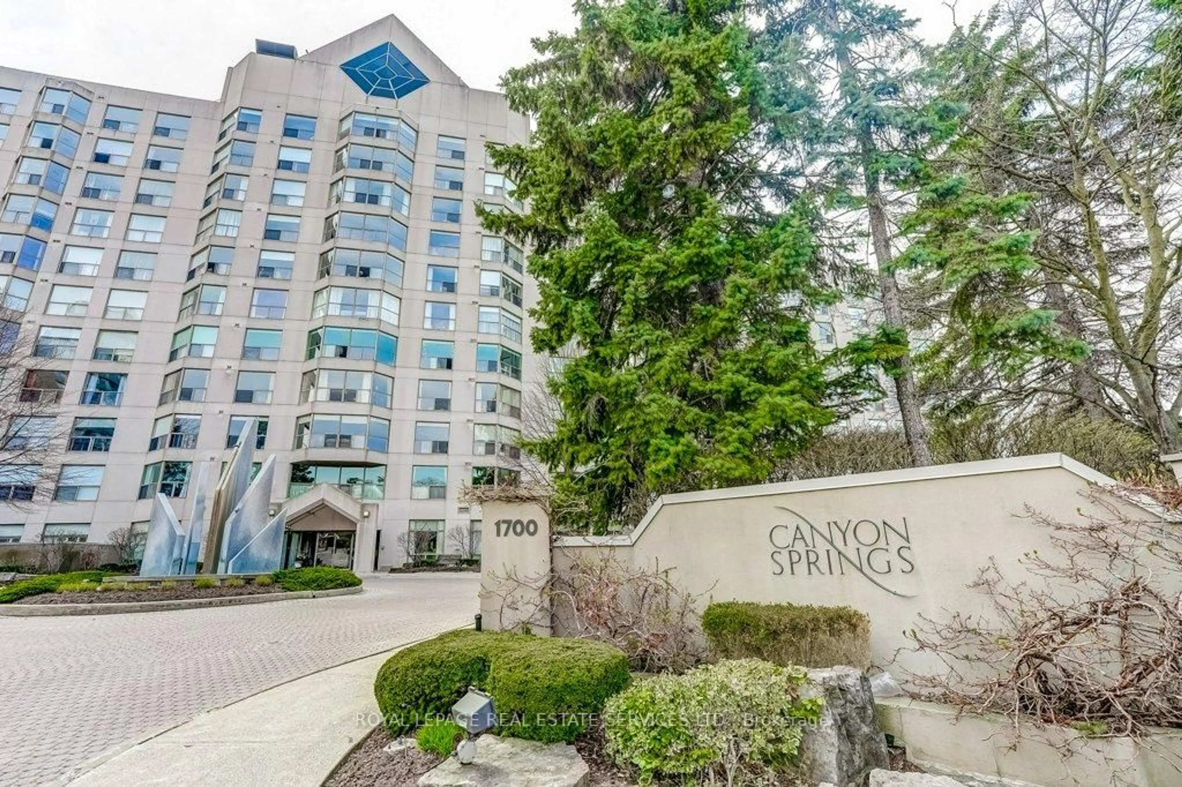 Patio, building for 1700 The College Way #502, Mississauga Ontario L5L 4M2